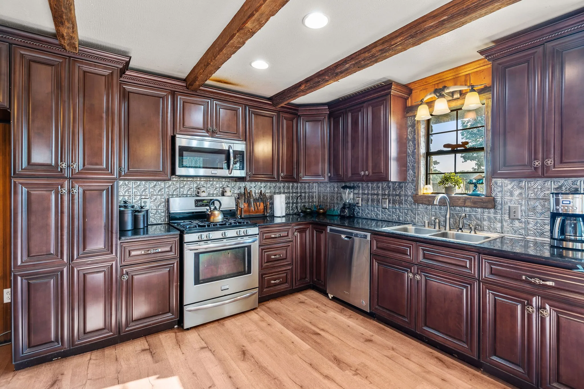 Farm For Sale in Cass County , 2711 Fm 250 N, Hughes Springs, Texas 75656, 3 Bedrooms, 2 Bathrooms, Garage spaces, 2,760 Sqft, built in 1965, Price $550,000, mls#21181331, Real Estate Agent in Hughes Springs, Homes For Sale in Cass county, Homes For Sale in Hughes Springs, Realtor in Hughes Springs Texas, Real Estate Brokerage Independent Realty Texas, Luminita Cordes Realtor