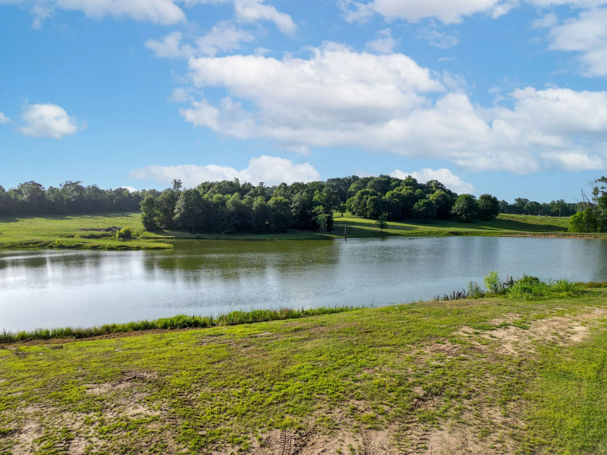 Farm For Sale in Cass County , 2711 Fm 250 N, Hughes Springs, Texas 75656, 3 Bedrooms, 2 Bathrooms, Garage spaces, 2,760 Sqft, built in 1965, Price $550,000, mls#21181331, Real Estate Agent in Hughes Springs, Homes For Sale in Cass county, Homes For Sale in Hughes Springs, Realtor in Hughes Springs Texas, Real Estate Brokerage Independent Realty Texas, Luminita Cordes Realtor