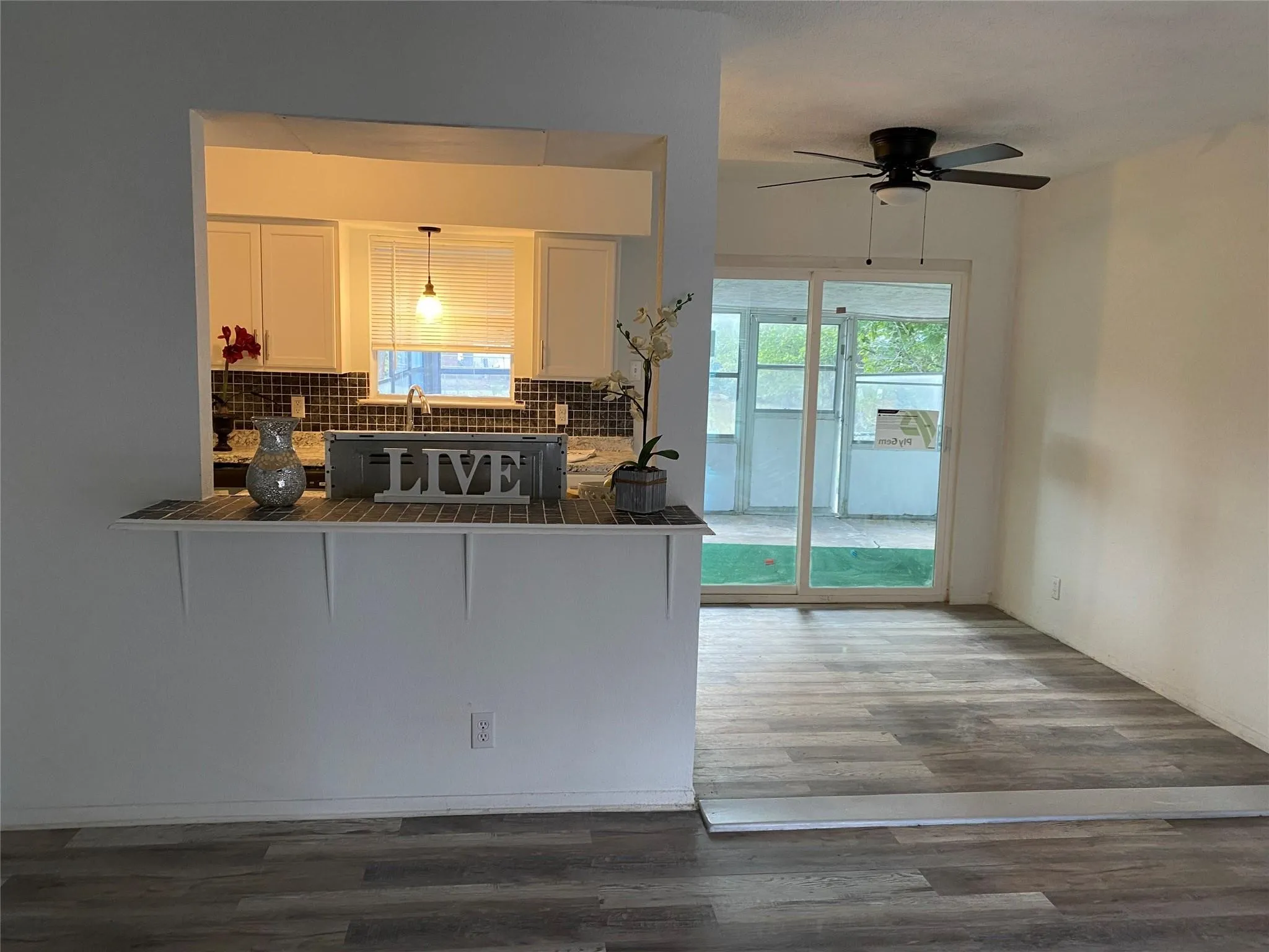 Single Family Residence For Rent in Dallas County , 2119 Tecumseh Trace, Carrollton, Texas 75006, 5 Bedroom, 2 Bathroom, Garage spaces, 1,789 Sqft, built in 1963, Preowned, mls#21180984, Real Estate Agent in Carrollton, Homes For Rent in Dallas county, Homes For Rent in Carrollton, Realtor in Carrollton Texas, Real Estate Brokerage Independent Realty Texas, Luminita Cordes Realtor
