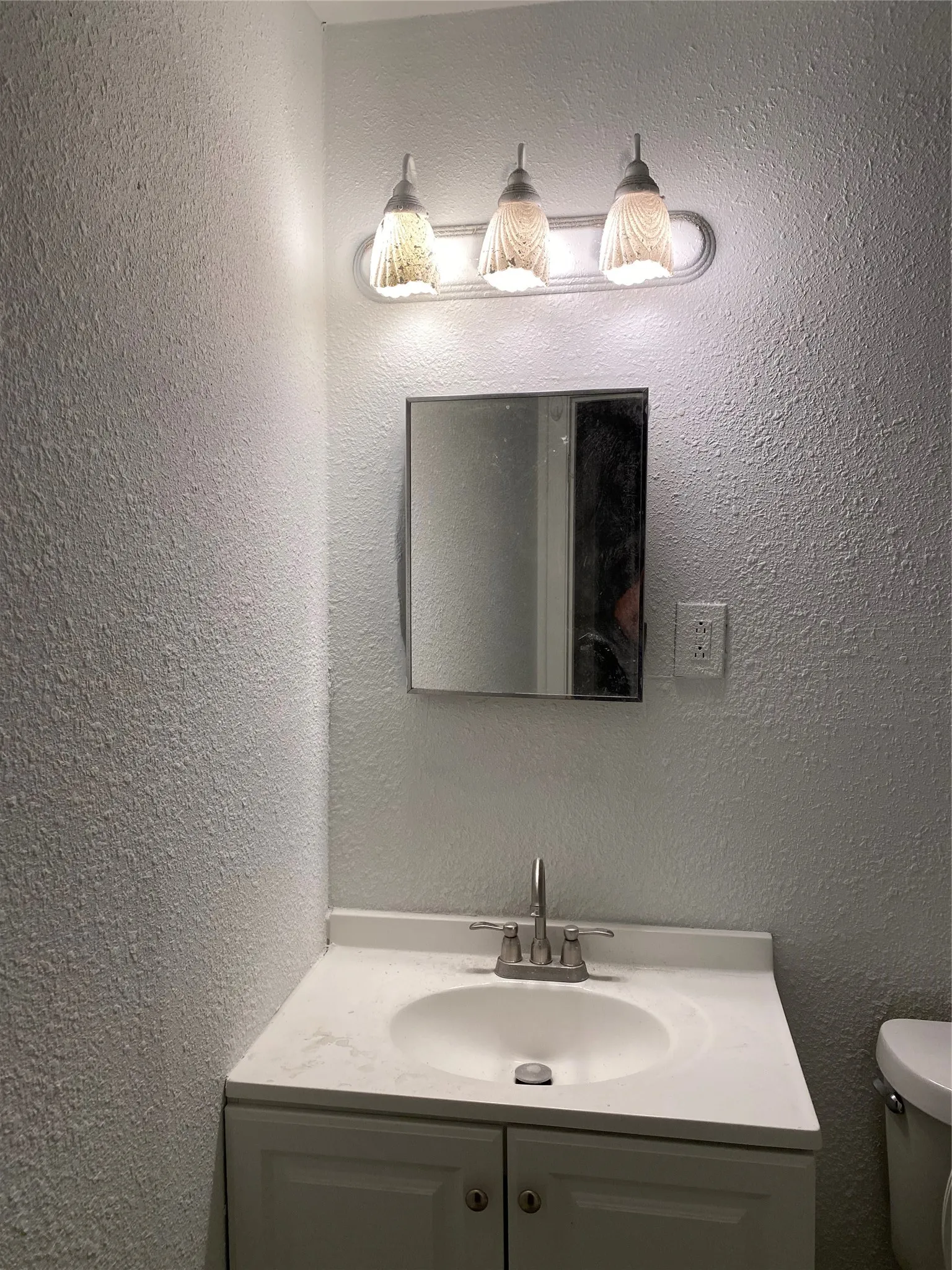 Single Family Residence For Rent in Dallas County , 2119 Tecumseh Trace, Carrollton, Texas 75006, 5 Bedroom, 2 Bathroom, Garage spaces, 1,789 Sqft, built in 1963, Preowned, mls#21180984, Real Estate Agent in Carrollton, Homes For Rent in Dallas county, Homes For Rent in Carrollton, Realtor in Carrollton Texas, Real Estate Brokerage Independent Realty Texas, Luminita Cordes Realtor