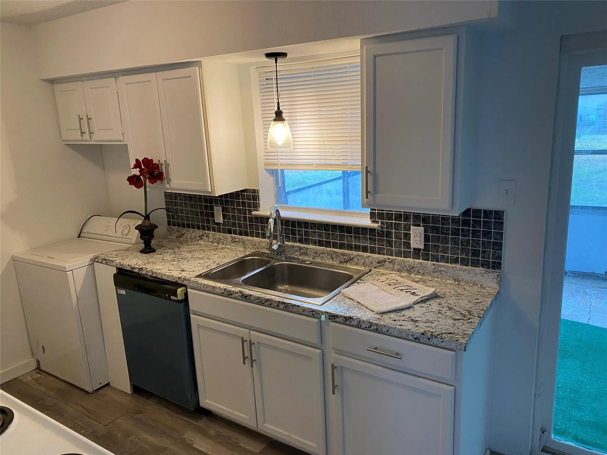 Single Family Residence For Rent in Dallas County , 2119 Tecumseh Trace, Carrollton, Texas 75006, 5 Bedroom, 2 Bathroom, Garage spaces, 1,789 Sqft, built in 1963, Preowned, mls#21180984, Real Estate Agent in Carrollton, Homes For Rent in Dallas county, Homes For Rent in Carrollton, Realtor in Carrollton Texas, Real Estate Brokerage Independent Realty Texas, Luminita Cordes Realtor