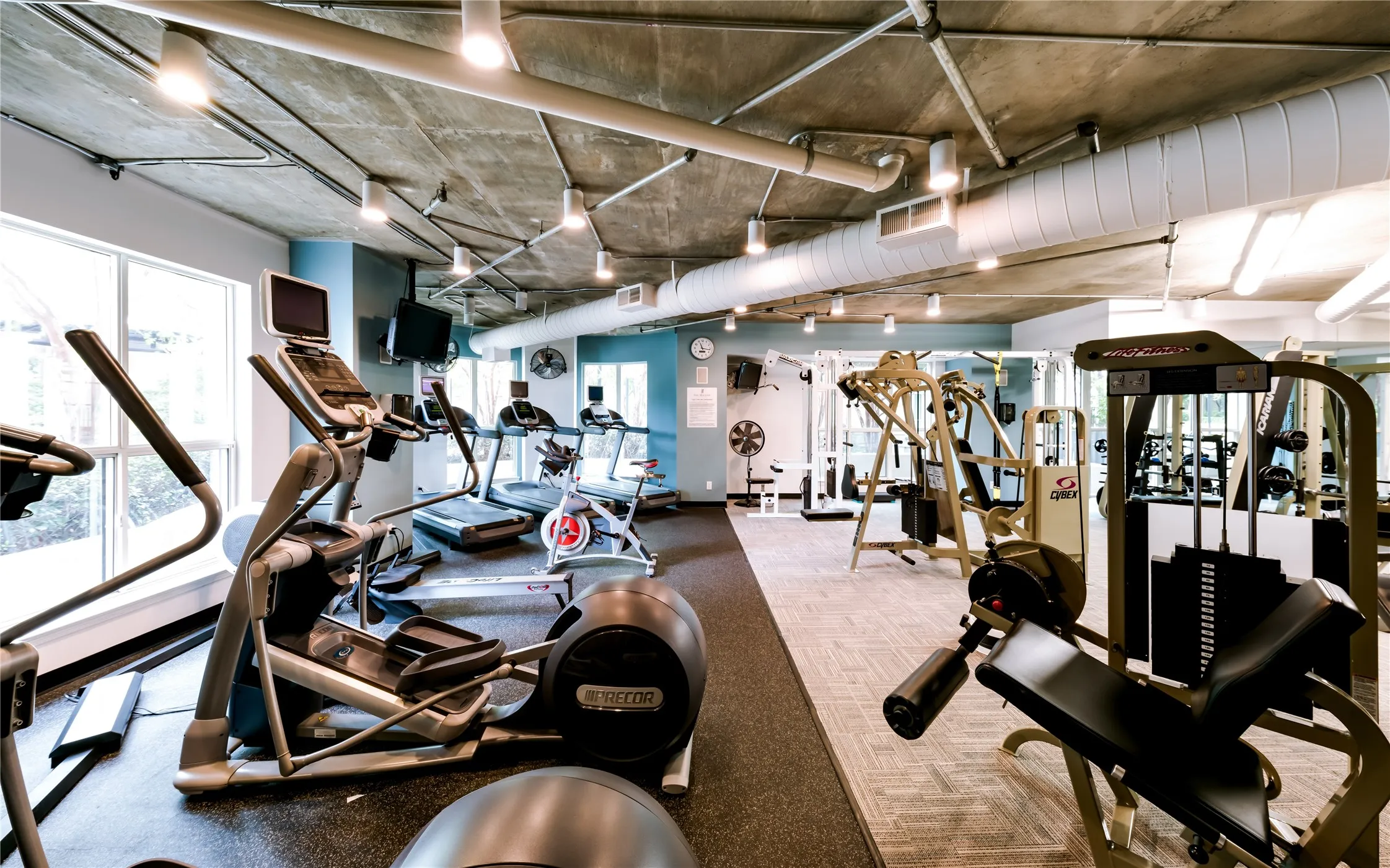 Condominium For Sale in Dallas County , 3401 Lee Parkway 404, Dallas, Texas 75219, 2 Bedroom, 3 Bathroom, 3 Garage spaces, 3,382 Sqft, built in 1998, mls#21180401, Real Estate Agent in Dallas, Homes For Sale in Dallas county, Homes For Sale in Dallas, Realtor in Dallas Texas, Real Estate Brokerage Independent Realty Texas, Luminita Cordes Realtor