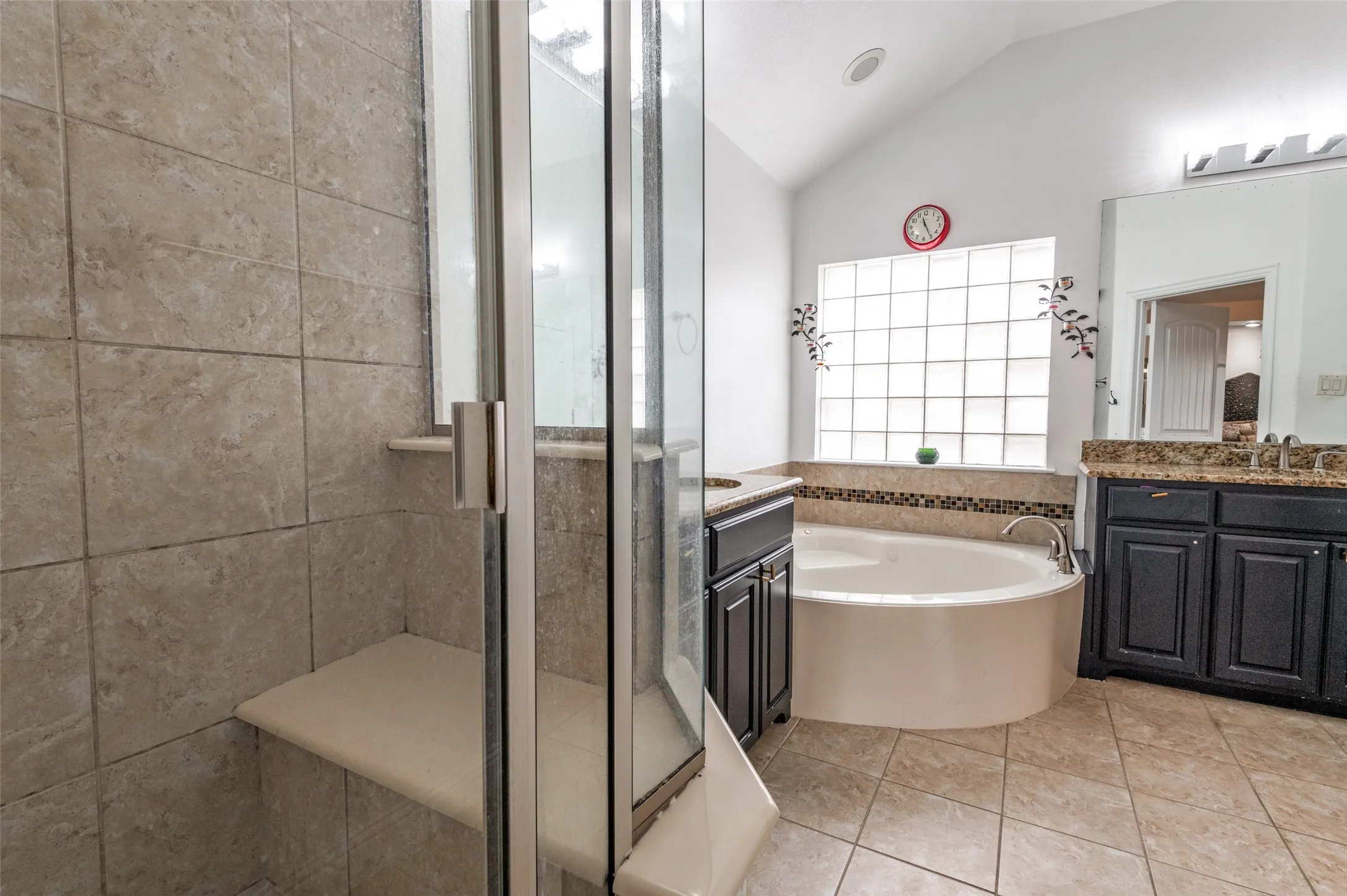 Single Family Residence For Sale in Dallas County , 7031 Nueces Drive, Irving, Texas 75039, 3 Bedroom, 3 Bathroom, 2 Garage spaces, 3,066 Sqft, built in 2013, mls#21180248, Real Estate Agent in Irving, Homes For Sale in Dallas county, Homes For Sale in Irving, Realtor in Irving Texas, Real Estate Brokerage Independent Realty Texas, Luminita Cordes Realtor