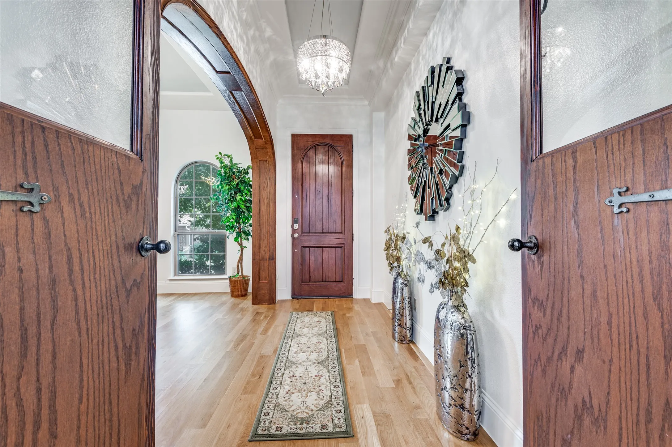 Single Family Residence For Sale in Dallas County , 7031 Nueces Drive, Irving, Texas 75039, 3 Bedroom, 3 Bathroom, 2 Garage spaces, 3,066 Sqft, built in 2013, mls#21180248, Real Estate Agent in Irving, Homes For Sale in Dallas county, Homes For Sale in Irving, Realtor in Irving Texas, Real Estate Brokerage Independent Realty Texas, Luminita Cordes Realtor
