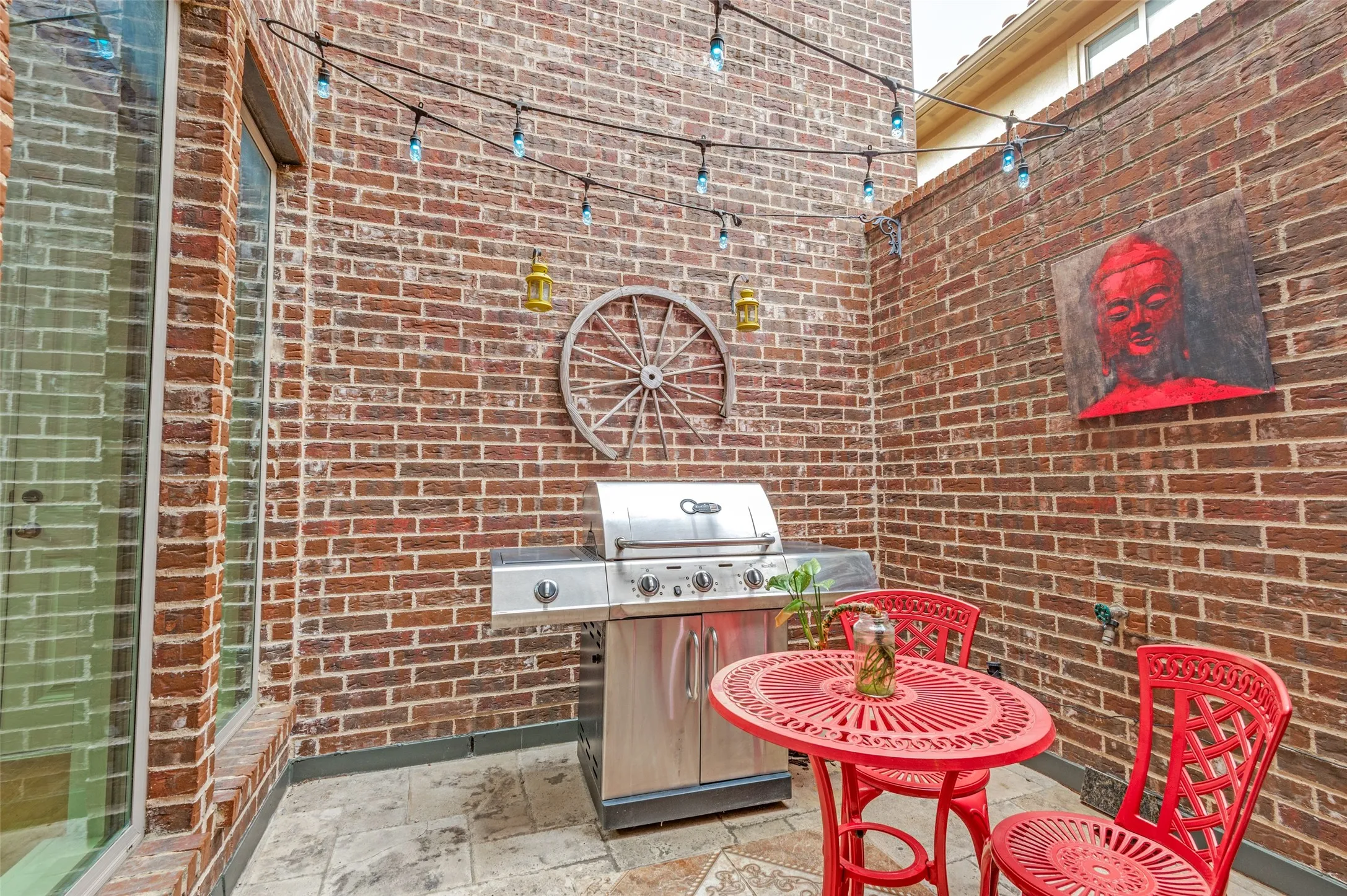 Private covered porch off the kitchen / family room