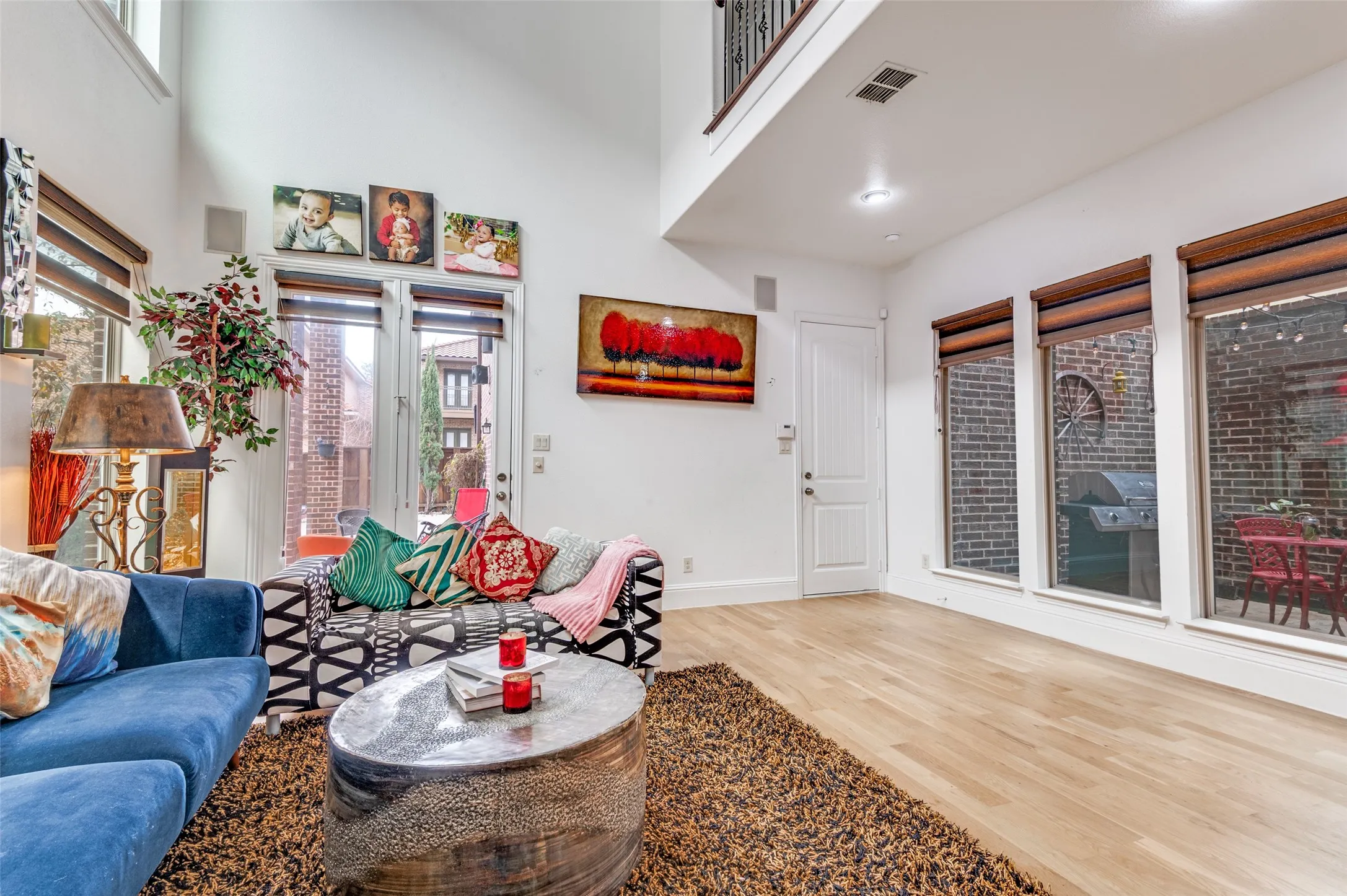 Single Family Residence For Sale in Dallas County , 7031 Nueces Drive, Irving, Texas 75039, 3 Bedroom, 3 Bathroom, 2 Garage spaces, 3,066 Sqft, built in 2013, mls#21180248, Real Estate Agent in Irving, Homes For Sale in Dallas county, Homes For Sale in Irving, Realtor in Irving Texas, Real Estate Brokerage Independent Realty Texas, Luminita Cordes Realtor