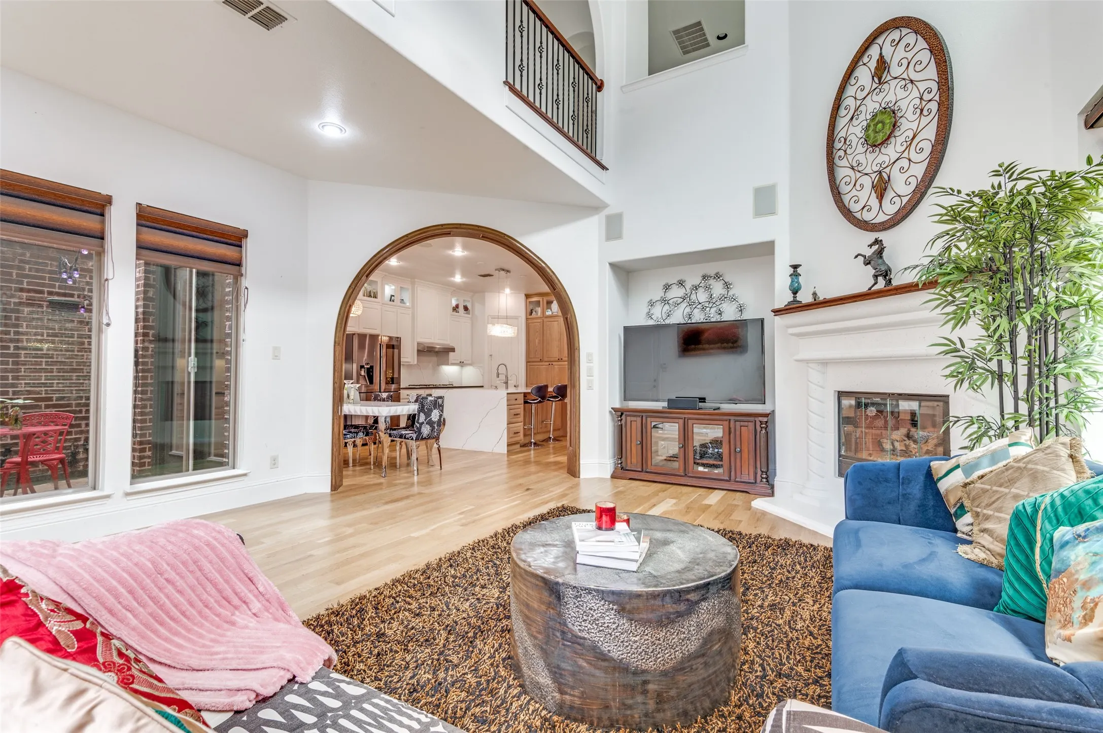 Single Family Residence For Sale in Dallas County , 7031 Nueces Drive, Irving, Texas 75039, 3 Bedroom, 3 Bathroom, 2 Garage spaces, 3,066 Sqft, built in 2013, mls#21180248, Real Estate Agent in Irving, Homes For Sale in Dallas county, Homes For Sale in Irving, Realtor in Irving Texas, Real Estate Brokerage Independent Realty Texas, Luminita Cordes Realtor