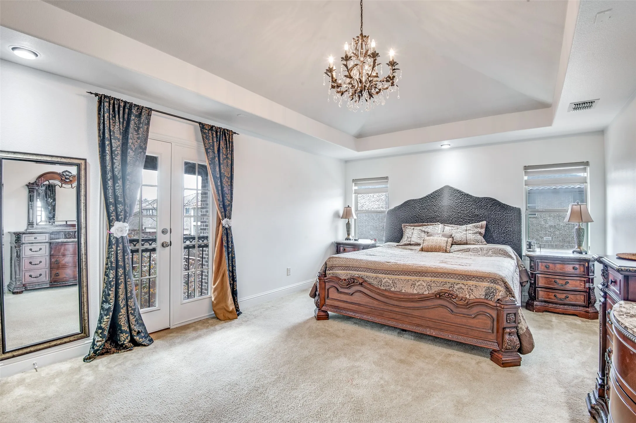 Single Family Residence For Sale in Dallas County , 7031 Nueces Drive, Irving, Texas 75039, 3 Bedroom, 3 Bathroom, 2 Garage spaces, 3,066 Sqft, built in 2013, mls#21180248, Real Estate Agent in Irving, Homes For Sale in Dallas county, Homes For Sale in Irving, Realtor in Irving Texas, Real Estate Brokerage Independent Realty Texas, Luminita Cordes Realtor