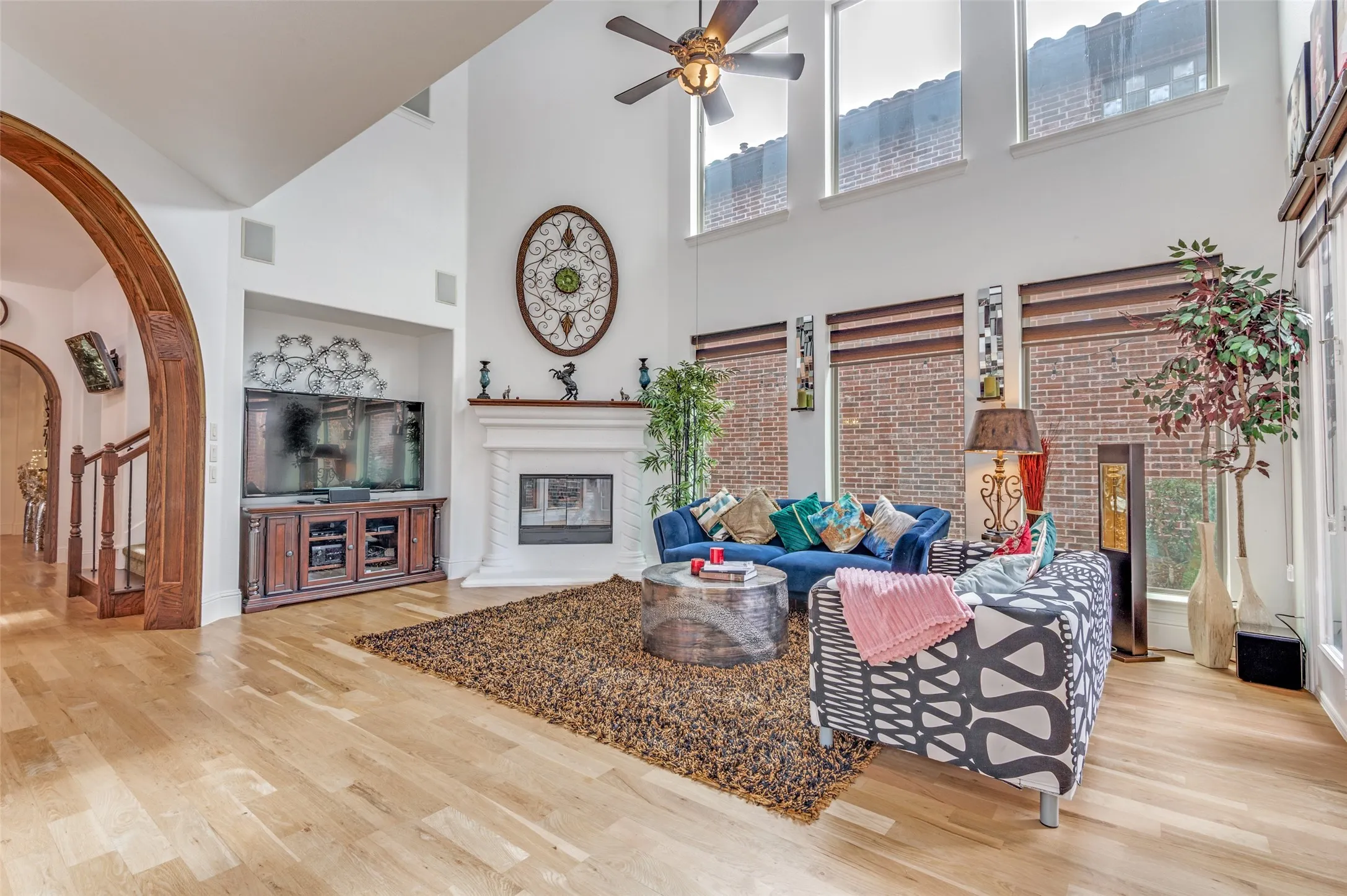 Single Family Residence For Sale in Dallas County , 7031 Nueces Drive, Irving, Texas 75039, 3 Bedroom, 3 Bathroom, 2 Garage spaces, 3,066 Sqft, built in 2013, mls#21180248, Real Estate Agent in Irving, Homes For Sale in Dallas county, Homes For Sale in Irving, Realtor in Irving Texas, Real Estate Brokerage Independent Realty Texas, Luminita Cordes Realtor