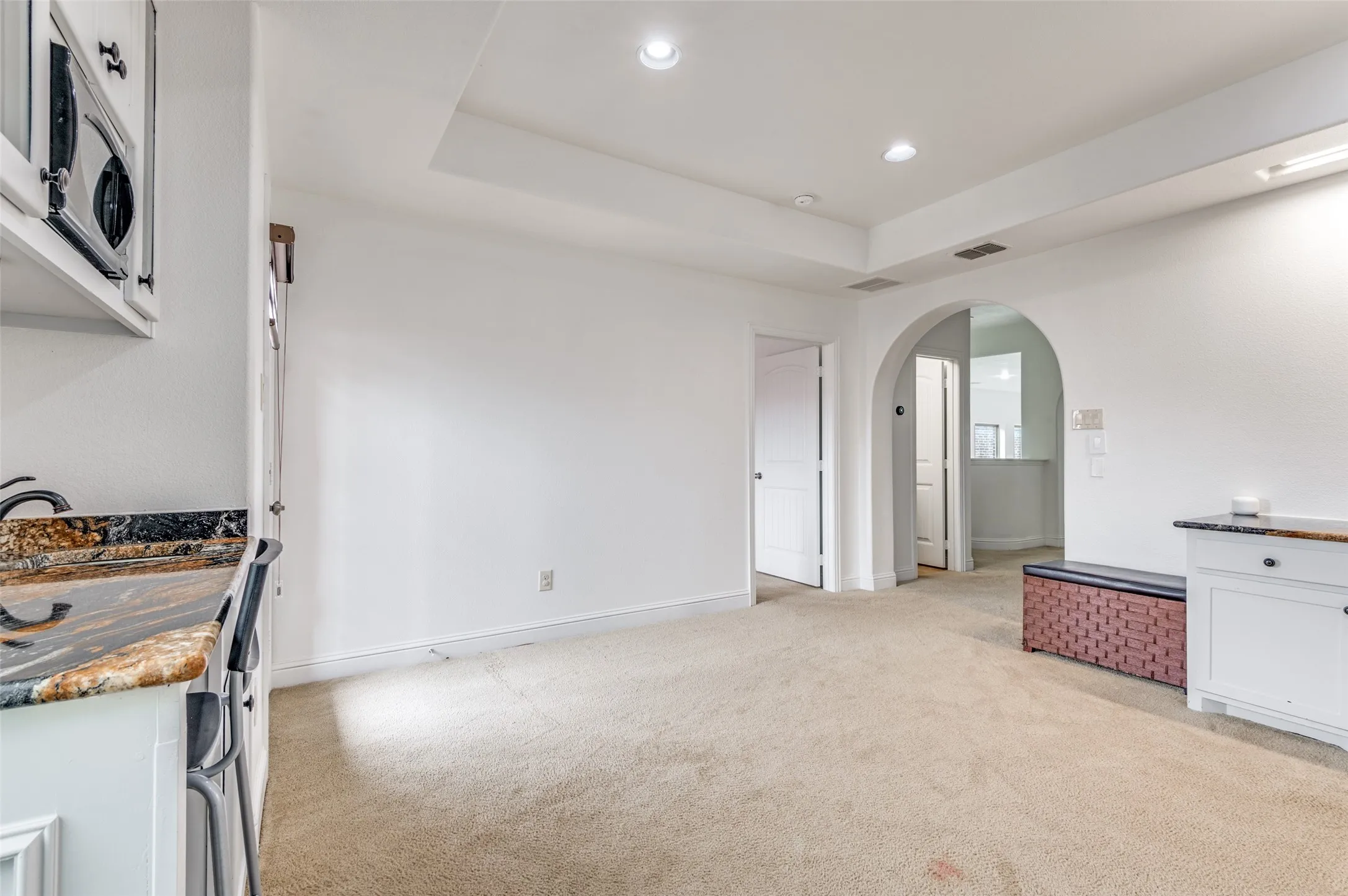 Single Family Residence For Sale in Dallas County , 7031 Nueces Drive, Irving, Texas 75039, 3 Bedroom, 3 Bathroom, 2 Garage spaces, 3,066 Sqft, built in 2013, mls#21180248, Real Estate Agent in Irving, Homes For Sale in Dallas county, Homes For Sale in Irving, Realtor in Irving Texas, Real Estate Brokerage Independent Realty Texas, Luminita Cordes Realtor
