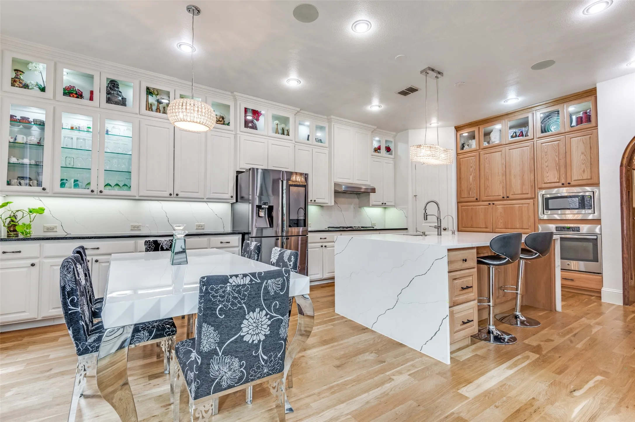 Kitchen also has a convenient breakfast area