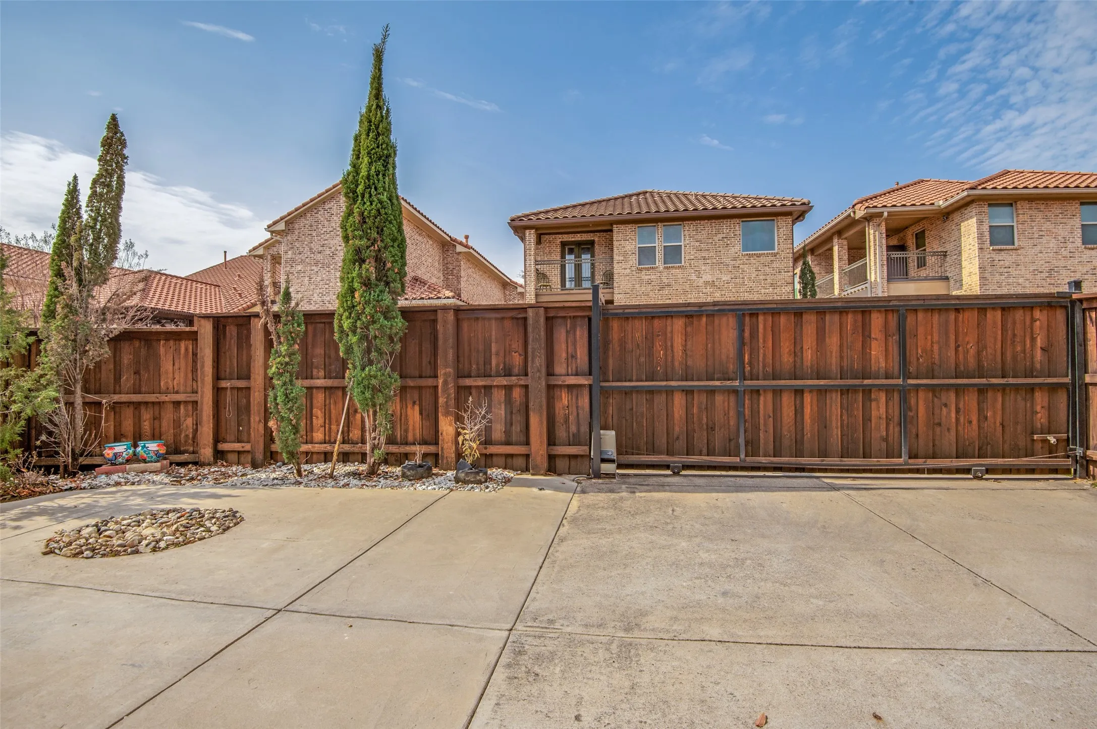 Gated back fence adds lots of usable space!