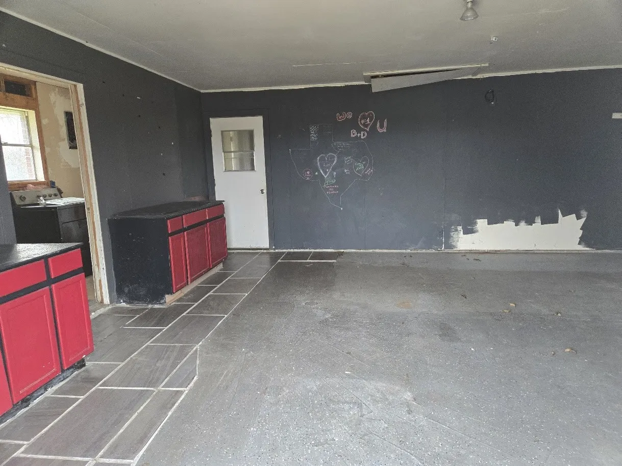 Single Family Residence For Sale in Limestone County , 812 N Tyus Street, Groesbeck, Texas 76642, 3 Bedroom, 2 Bathroom, Garage spaces, 2,175 Sqft, built in 1976, Preowned, mls#21181011, Real Estate Agent in Groesbeck, Homes For Sale in Limestone county, Homes For Sale in Groesbeck, Realtor in Groesbeck Texas, Real Estate Brokerage Independent Realty Texas, Luminita Cordes Realtor