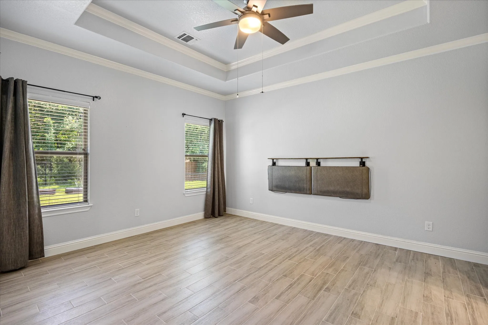 Single Family Residence For Sale in Hood County , 2206 Navasota Street, Granbury, Texas 76048, 3 Bedroom, 2 Bathroom, 2 Garage spaces, 1,432 Sqft, built in 2020, Preowned, mls#21180490, Real Estate Agent in Granbury, Homes For Sale in Hood county, Homes For Sale in Granbury, Realtor in Granbury Texas, Real Estate Brokerage Independent Realty Texas, Luminita Cordes Realtor