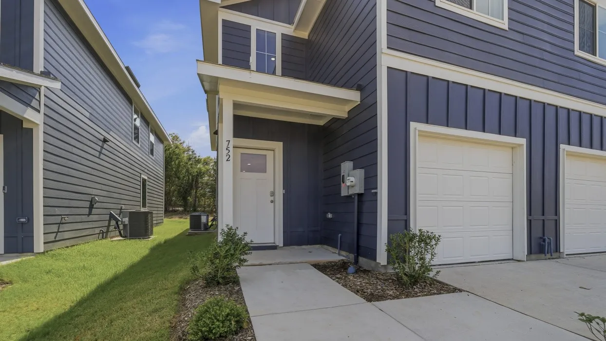 Townhouse For Sale in Hopkins County , 752 Stonewood Drive, Sulphur Springs, Texas 75482, 4 Bedroom, 3 Bathroom, 1 Garage spaces, 1,741 Sqft, built in 2025, New Construction - Incomplete, mls#21181486, Real Estate Agent in Sulphur Springs, Homes For Sale in Hopkins county, Homes For Sale in Sulphur Springs, Realtor in Sulphur Springs Texas, Real Estate Brokerage Independent Realty Texas, Luminita Cordes Realtor