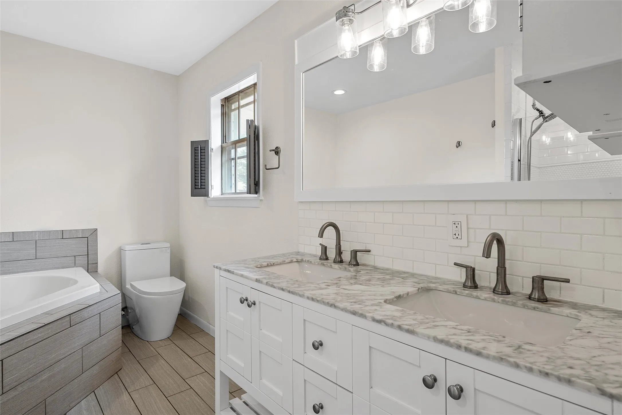 Single Family Residence For Sale in Mc Lennan County , 7483 Gholson Road, Waco, Texas 76705, 3 Bedrooms, 2 Bathrooms, 2 Garage spaces, 1,890 Sqft, built in 1977, Preowned, Price $304,950, mls#21180410, Real Estate Agent in Waco, Homes For Sale in Mc Lennan county, Homes For Sale in Waco, Realtor in Waco Texas, Real Estate Brokerage Independent Realty Texas, Luminita Cordes Realtor