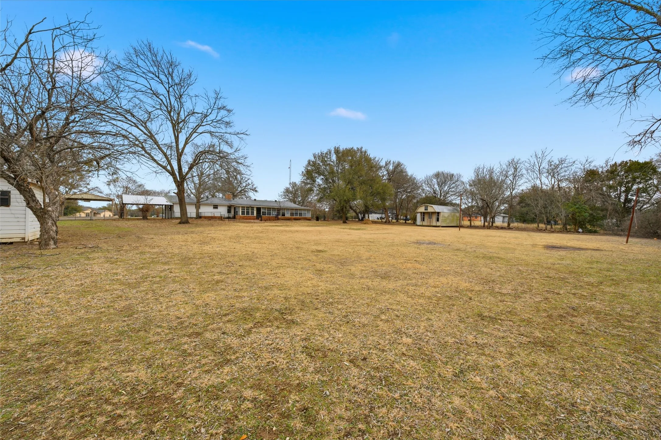 Single Family Residence For Sale in Mc Lennan County , 7483 Gholson Road, Waco, Texas 76705, 3 Bedrooms, 2 Bathrooms, 2 Garage spaces, 1,890 Sqft, built in 1977, Preowned, Price $304,950, mls#21180410, Real Estate Agent in Waco, Homes For Sale in Mc Lennan county, Homes For Sale in Waco, Realtor in Waco Texas, Real Estate Brokerage Independent Realty Texas, Luminita Cordes Realtor