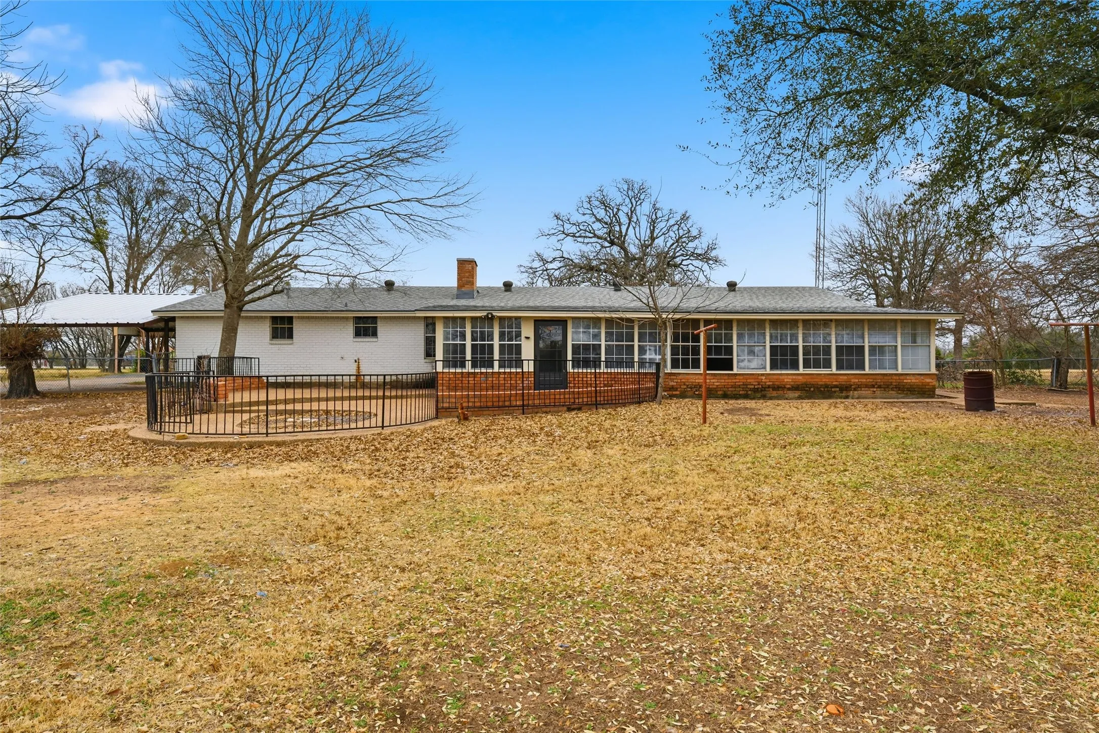 Single Family Residence For Sale in Mc Lennan County , 7483 Gholson Road, Waco, Texas 76705, 3 Bedrooms, 2 Bathrooms, 2 Garage spaces, 1,890 Sqft, built in 1977, Preowned, Price $304,950, mls#21180410, Real Estate Agent in Waco, Homes For Sale in Mc Lennan county, Homes For Sale in Waco, Realtor in Waco Texas, Real Estate Brokerage Independent Realty Texas, Luminita Cordes Realtor