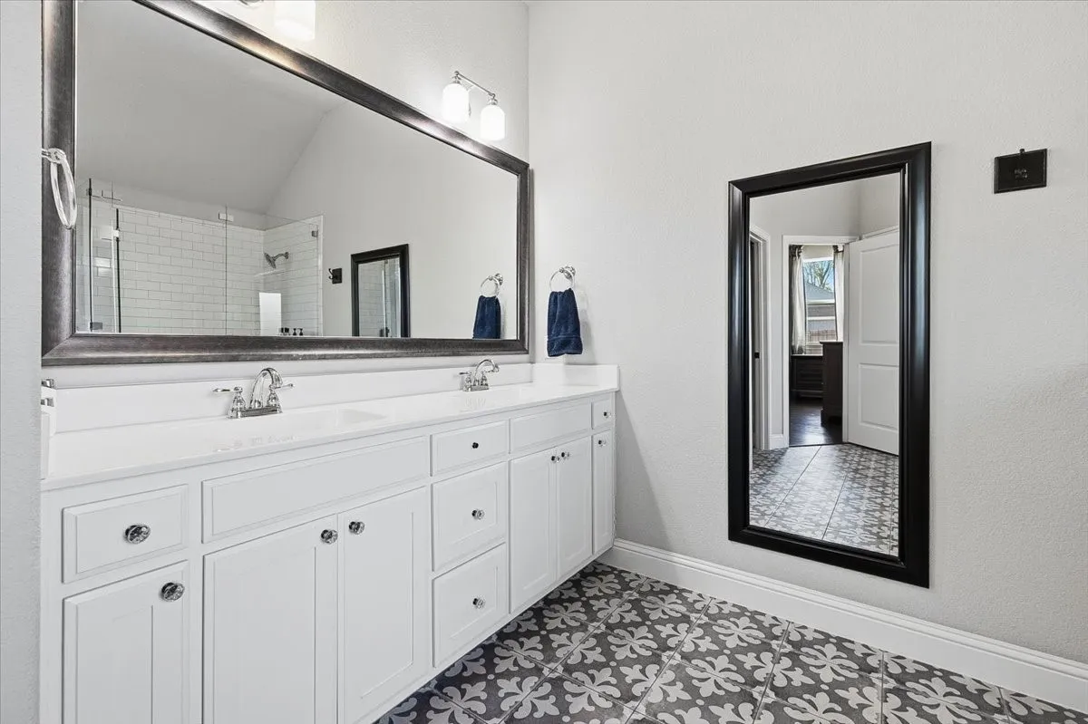 Single Family Residence For Sale in Parker County , 212 Blue Stem Lane, Aledo, Texas 76008, 4 Bedroom, 3 Bathroom, 2 Garage spaces, 2,730 Sqft, built in 2017, Preowned, mls#21180601, Real Estate Agent in Aledo, Homes For Sale in Parker county, Homes For Sale in Aledo, Realtor in Aledo Texas, Real Estate Brokerage Independent Realty Texas, Luminita Cordes Realtor