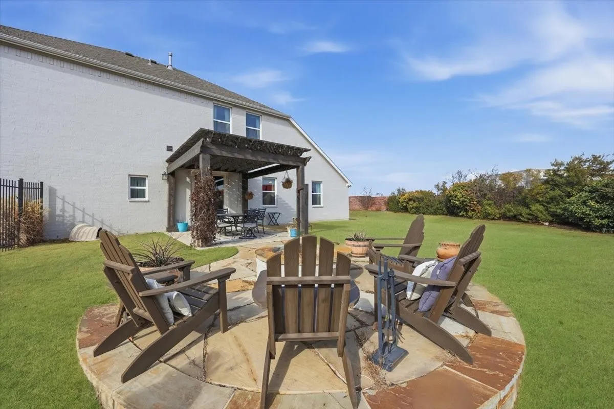 Single Family Residence For Sale in Parker County , 212 Blue Stem Lane, Aledo, Texas 76008, 4 Bedroom, 3 Bathroom, 2 Garage spaces, 2,730 Sqft, built in 2017, Preowned, mls#21180601, Real Estate Agent in Aledo, Homes For Sale in Parker county, Homes For Sale in Aledo, Realtor in Aledo Texas, Real Estate Brokerage Independent Realty Texas, Luminita Cordes Realtor