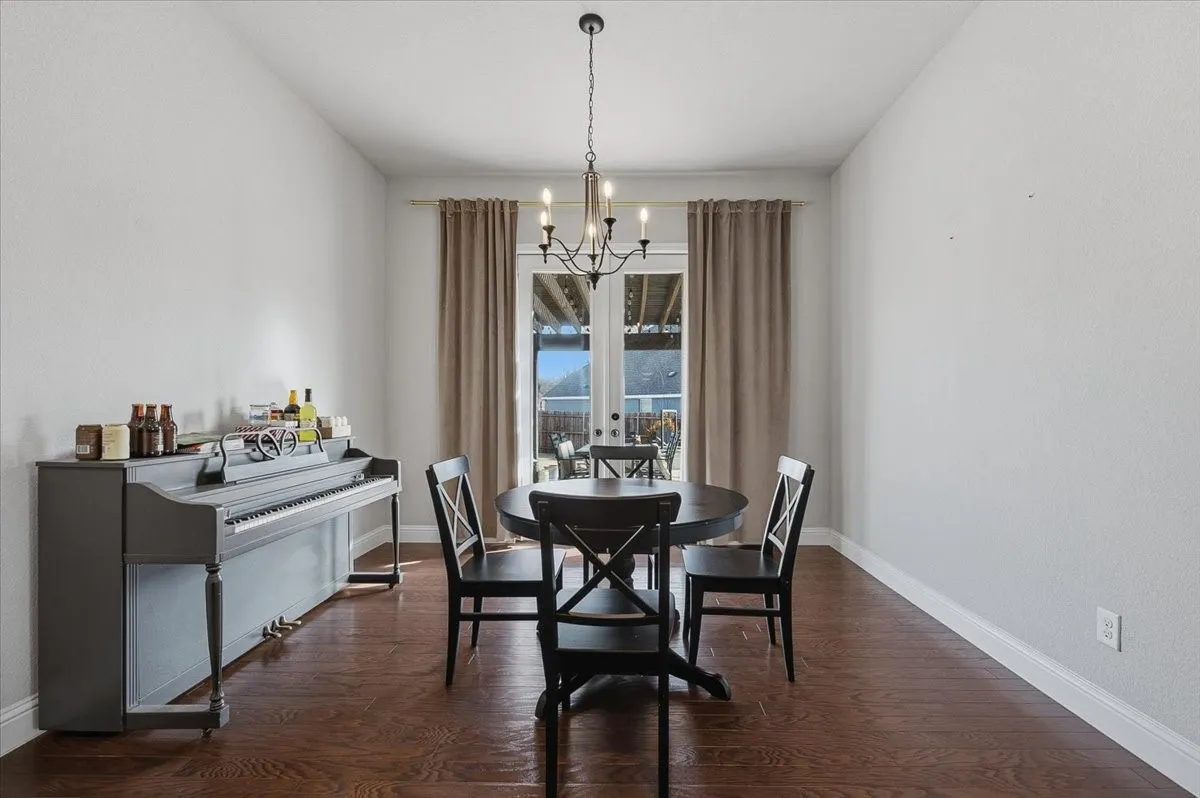 Single Family Residence For Sale in Parker County , 212 Blue Stem Lane, Aledo, Texas 76008, 4 Bedroom, 3 Bathroom, 2 Garage spaces, 2,730 Sqft, built in 2017, Preowned, mls#21180601, Real Estate Agent in Aledo, Homes For Sale in Parker county, Homes For Sale in Aledo, Realtor in Aledo Texas, Real Estate Brokerage Independent Realty Texas, Luminita Cordes Realtor