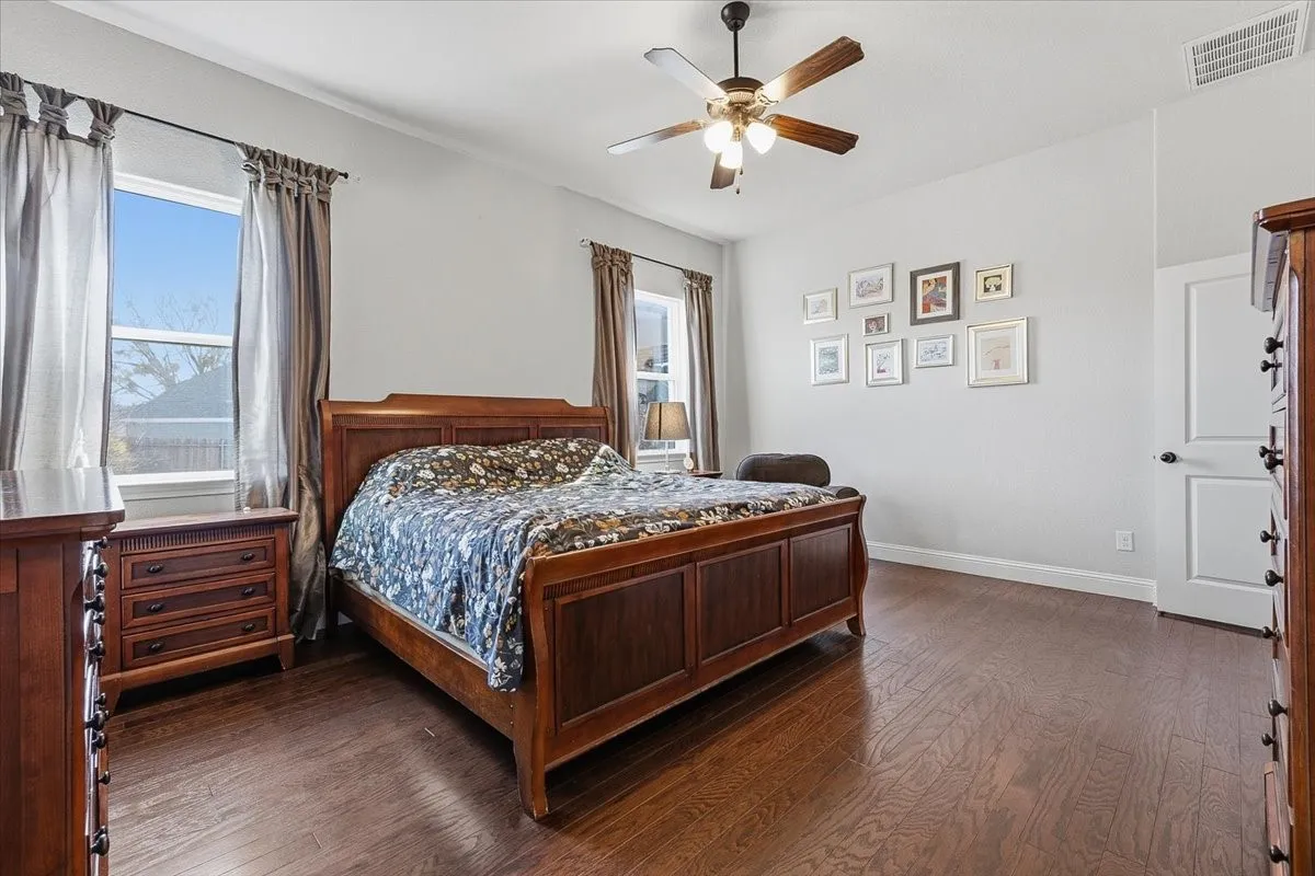 Single Family Residence For Sale in Parker County , 212 Blue Stem Lane, Aledo, Texas 76008, 4 Bedroom, 3 Bathroom, 2 Garage spaces, 2,730 Sqft, built in 2017, Preowned, mls#21180601, Real Estate Agent in Aledo, Homes For Sale in Parker county, Homes For Sale in Aledo, Realtor in Aledo Texas, Real Estate Brokerage Independent Realty Texas, Luminita Cordes Realtor