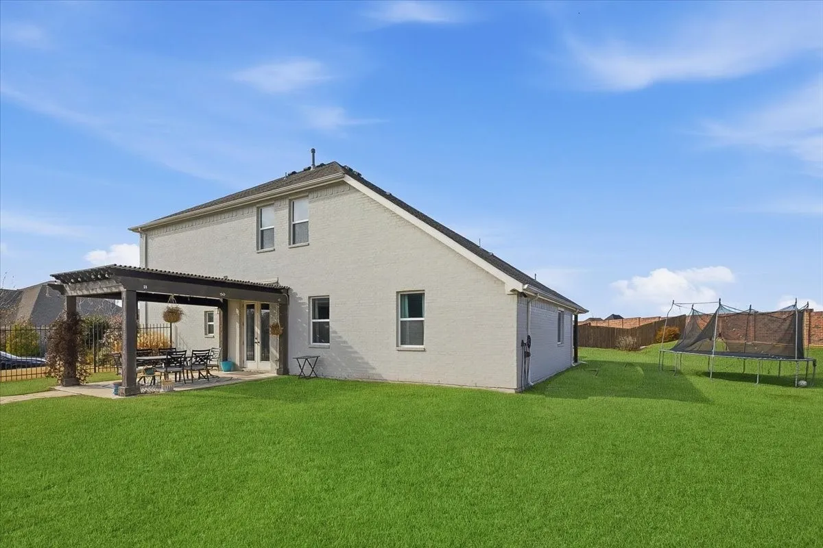 Single Family Residence For Sale in Parker County , 212 Blue Stem Lane, Aledo, Texas 76008, 4 Bedroom, 3 Bathroom, 2 Garage spaces, 2,730 Sqft, built in 2017, Preowned, mls#21180601, Real Estate Agent in Aledo, Homes For Sale in Parker county, Homes For Sale in Aledo, Realtor in Aledo Texas, Real Estate Brokerage Independent Realty Texas, Luminita Cordes Realtor