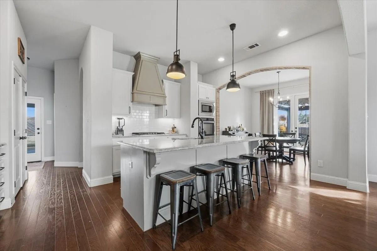 Single Family Residence For Sale in Parker County , 212 Blue Stem Lane, Aledo, Texas 76008, 4 Bedroom, 3 Bathroom, 2 Garage spaces, 2,730 Sqft, built in 2017, Preowned, mls#21180601, Real Estate Agent in Aledo, Homes For Sale in Parker county, Homes For Sale in Aledo, Realtor in Aledo Texas, Real Estate Brokerage Independent Realty Texas, Luminita Cordes Realtor