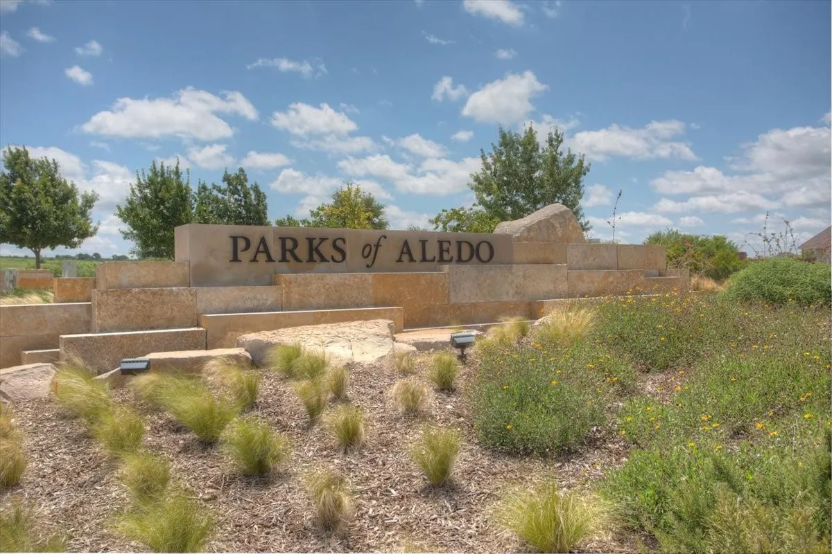 Single Family Residence For Sale in Parker County , 212 Blue Stem Lane, Aledo, Texas 76008, 4 Bedroom, 3 Bathroom, 2 Garage spaces, 2,730 Sqft, built in 2017, Preowned, mls#21180601, Real Estate Agent in Aledo, Homes For Sale in Parker county, Homes For Sale in Aledo, Realtor in Aledo Texas, Real Estate Brokerage Independent Realty Texas, Luminita Cordes Realtor