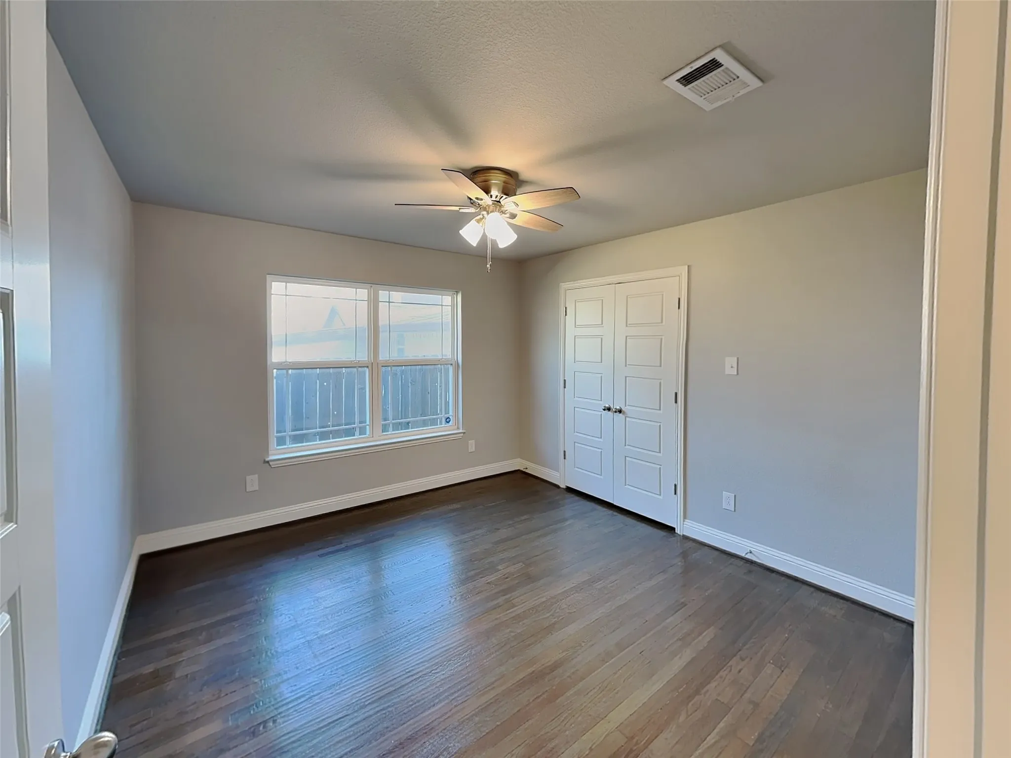 Single Family Residence For Rent in Tarrant County , 2828 Livingston Avenue, Fort Worth, Texas 76110, 4 Bedrooms, 3 Bathrooms, Garage spaces, 2,208 Sqft, built in 1955, Preowned, Price $3,500, mls#21180461, Real Estate Agent in Fort Worth, Homes For Rent in Tarrant county, Homes For Rent in Fort Worth, Realtor in Fort Worth Texas, Real Estate Brokerage Independent Realty Texas, Luminita Cordes Realtor