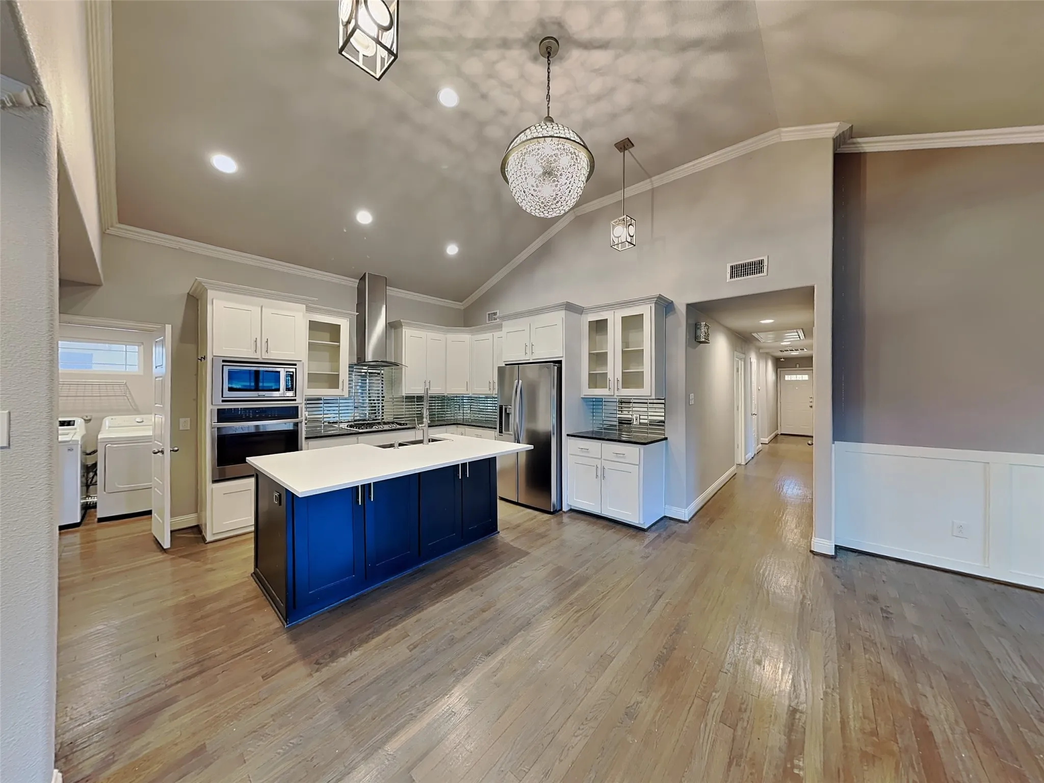 Single Family Residence For Rent in Tarrant County , 2828 Livingston Avenue, Fort Worth, Texas 76110, 4 Bedrooms, 3 Bathrooms, Garage spaces, 2,208 Sqft, built in 1955, Preowned, Price $3,500, mls#21180461, Real Estate Agent in Fort Worth, Homes For Rent in Tarrant county, Homes For Rent in Fort Worth, Realtor in Fort Worth Texas, Real Estate Brokerage Independent Realty Texas, Luminita Cordes Realtor
