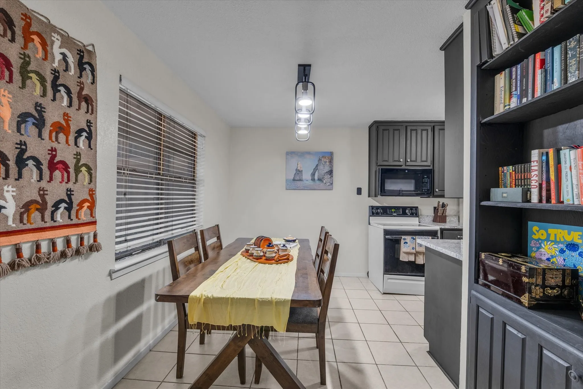 Condominium For Sale in Mc Lennan County , 1421 S 12th Street 103, Waco, Texas 76706, 2 Bedroom, 2 Bathroom, 1 Garage spaces, 832 Sqft, built in 1984, mls#21175691, Real Estate Agent in Waco, Homes For Sale in Mc Lennan county, Homes For Sale in Waco, Realtor in Waco Texas, Real Estate Brokerage Independent Realty Texas, Luminita Cordes Realtor