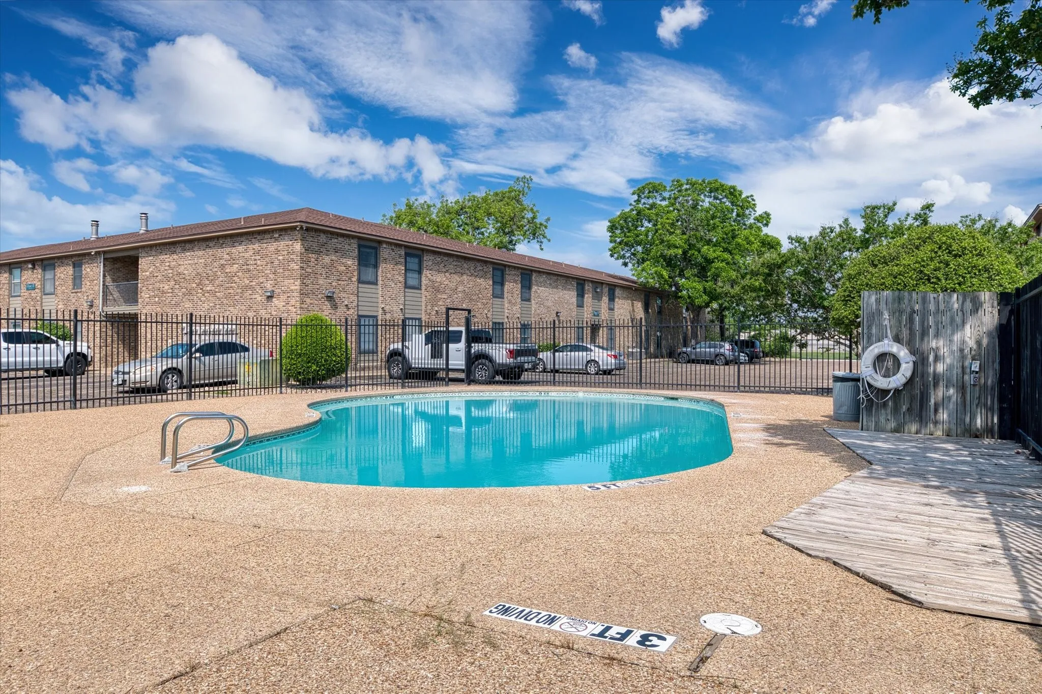 Condominium For Sale in Mc Lennan County , 1421 S 12th Street 103, Waco, Texas 76706, 2 Bedroom, 2 Bathroom, 1 Garage spaces, 832 Sqft, built in 1984, mls#21175691, Real Estate Agent in Waco, Homes For Sale in Mc Lennan county, Homes For Sale in Waco, Realtor in Waco Texas, Real Estate Brokerage Independent Realty Texas, Luminita Cordes Realtor
