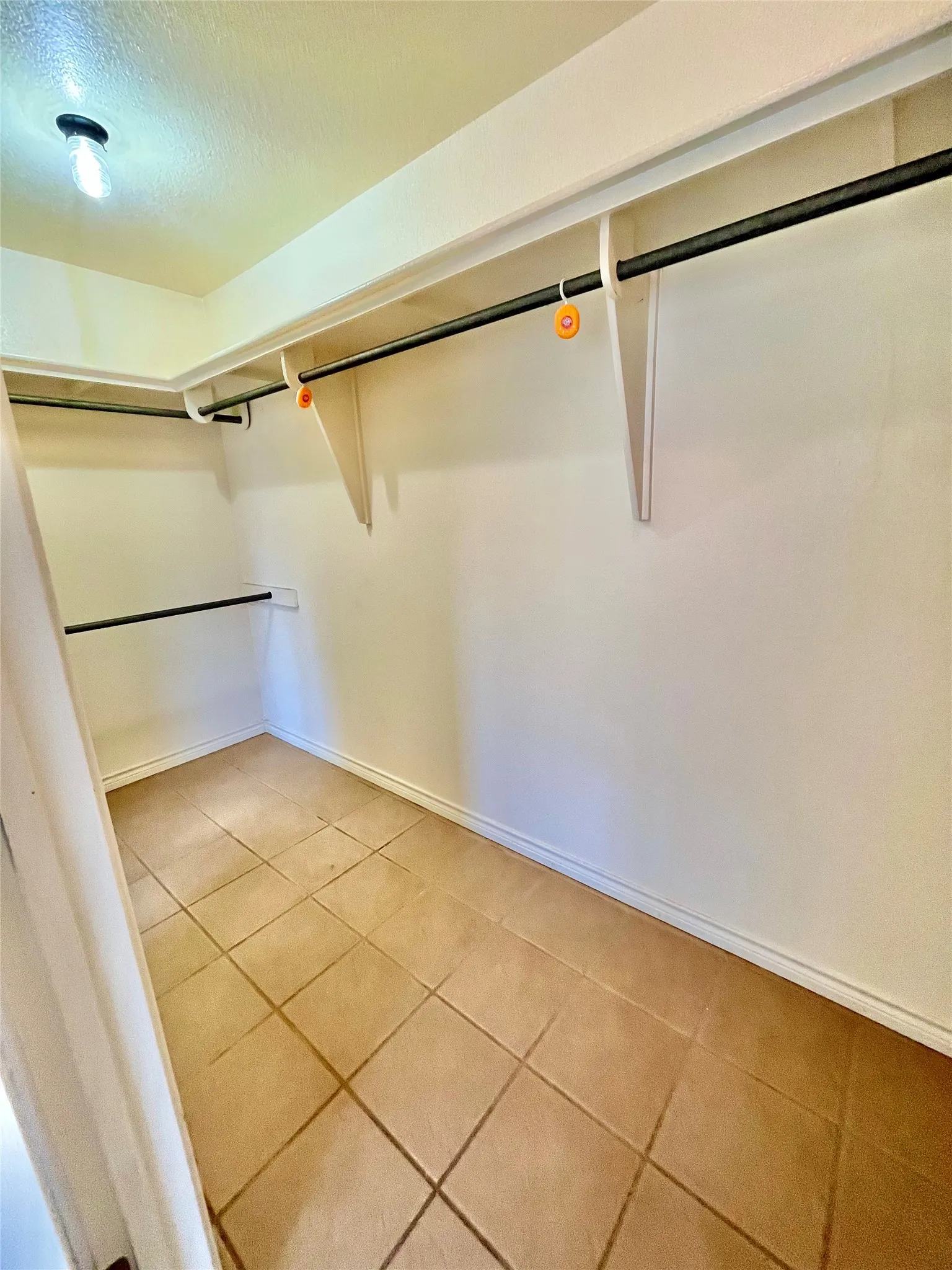 Farm For Sale in Hamilton County , 1340 N US Hwy 281, Hamilton, Texas 76531, 3 Bedroom, 2 Bathroom, 2 Garage spaces, 1,891 Sqft, built in 2002, mls#21179407, Real Estate Agent in Hamilton, Homes For Sale in Hamilton county, Homes For Sale in Hamilton, Realtor in Hamilton Texas, Real Estate Brokerage Independent Realty Texas, Luminita Cordes Realtor