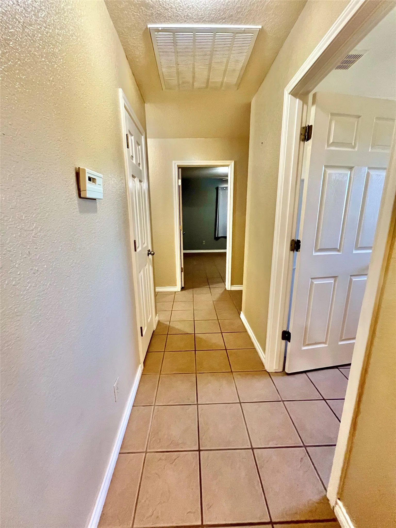 Farm For Sale in Hamilton County , 1340 N US Hwy 281, Hamilton, Texas 76531, 3 Bedroom, 2 Bathroom, 2 Garage spaces, 1,891 Sqft, built in 2002, mls#21179407, Real Estate Agent in Hamilton, Homes For Sale in Hamilton county, Homes For Sale in Hamilton, Realtor in Hamilton Texas, Real Estate Brokerage Independent Realty Texas, Luminita Cordes Realtor
