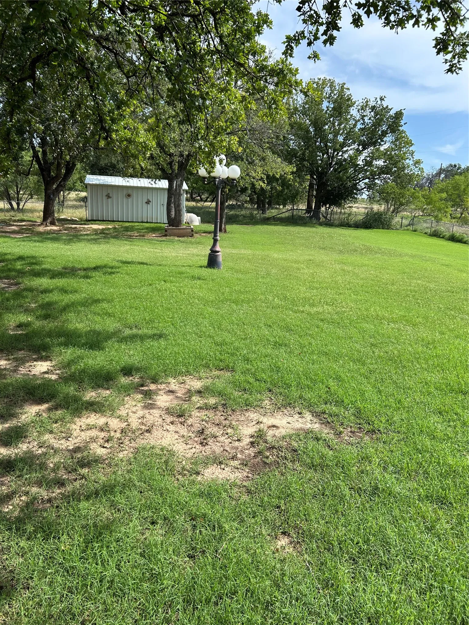 Farm For Sale in Hamilton County , 1340 N US Hwy 281, Hamilton, Texas 76531, 3 Bedroom, 2 Bathroom, 2 Garage spaces, 1,891 Sqft, built in 2002, mls#21179407, Real Estate Agent in Hamilton, Homes For Sale in Hamilton county, Homes For Sale in Hamilton, Realtor in Hamilton Texas, Real Estate Brokerage Independent Realty Texas, Luminita Cordes Realtor
