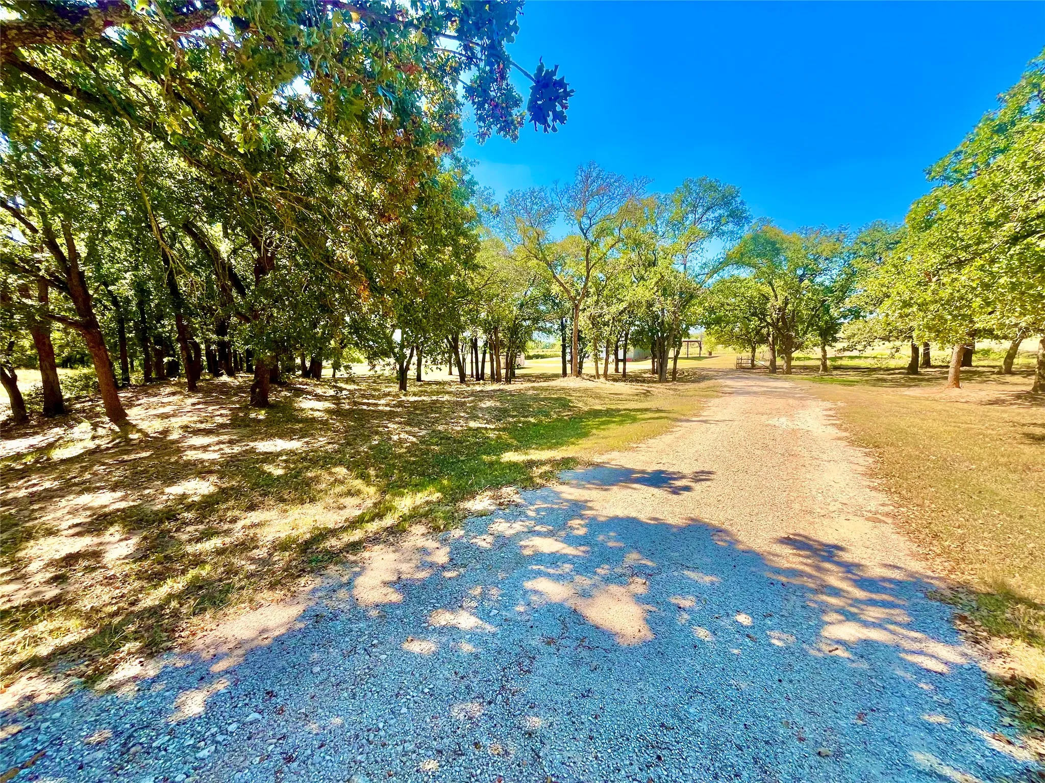 Farm For Sale in Hamilton County , 1340 N US Hwy 281, Hamilton, Texas 76531, 3 Bedroom, 2 Bathroom, 2 Garage spaces, 1,891 Sqft, built in 2002, mls#21179407, Real Estate Agent in Hamilton, Homes For Sale in Hamilton county, Homes For Sale in Hamilton, Realtor in Hamilton Texas, Real Estate Brokerage Independent Realty Texas, Luminita Cordes Realtor