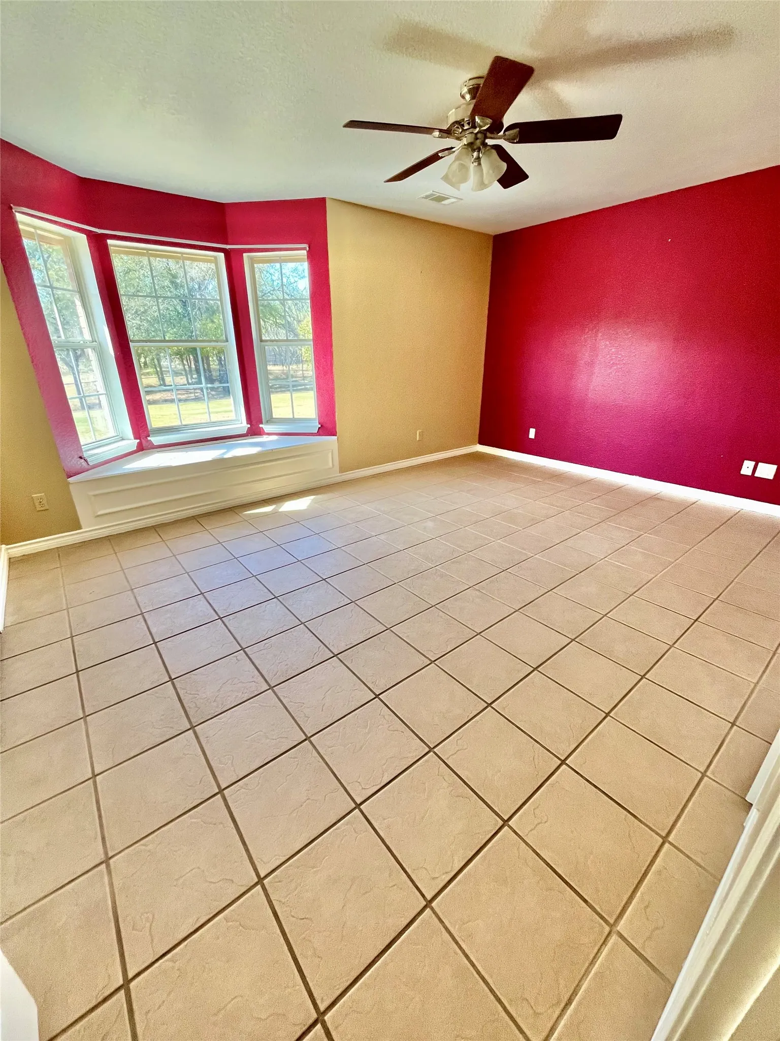 Farm For Sale in Hamilton County , 1340 N US Hwy 281, Hamilton, Texas 76531, 3 Bedroom, 2 Bathroom, 2 Garage spaces, 1,891 Sqft, built in 2002, mls#21179407, Real Estate Agent in Hamilton, Homes For Sale in Hamilton county, Homes For Sale in Hamilton, Realtor in Hamilton Texas, Real Estate Brokerage Independent Realty Texas, Luminita Cordes Realtor
