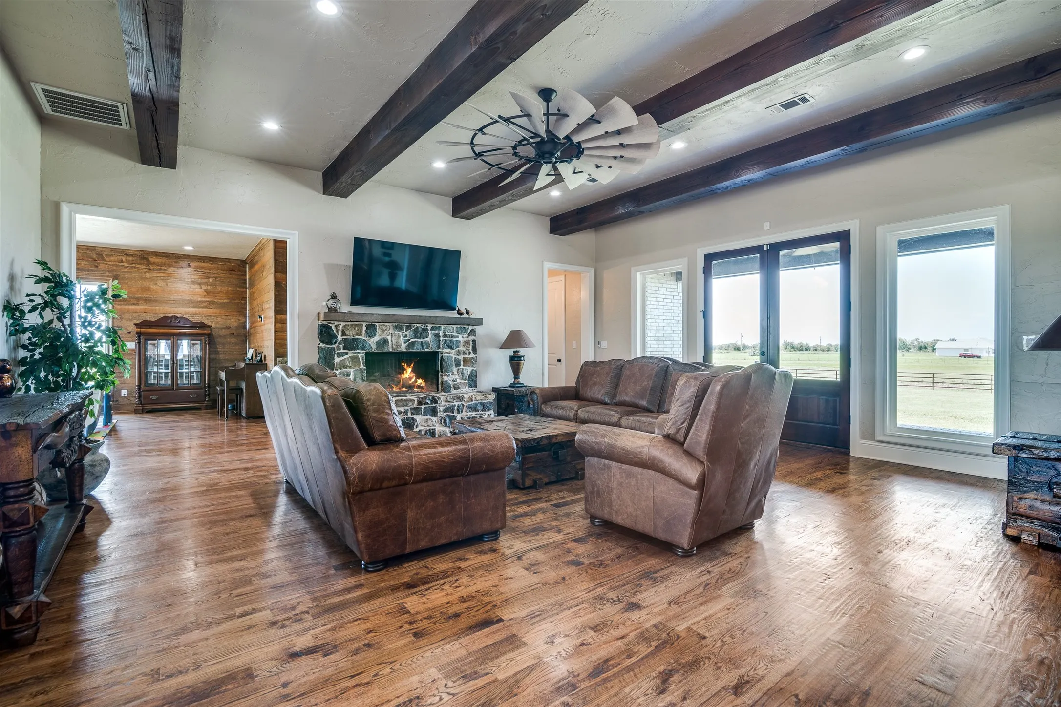 Single Family Residence For Sale in Van Zandt County , 1010 VZ County Road 3415 Tract 2, Wills Point, Texas 75169, 3 Bedroom, 4 Bathroom, 4 Garage spaces, 3,364 Sqft, built in 2023, Preowned, mls#21181654, Real Estate Agent in Wills Point, Homes For Sale in Van Zandt county, Homes For Sale in Wills Point, Realtor in Wills Point Texas, Real Estate Brokerage Independent Realty Texas, Luminita Cordes Realtor