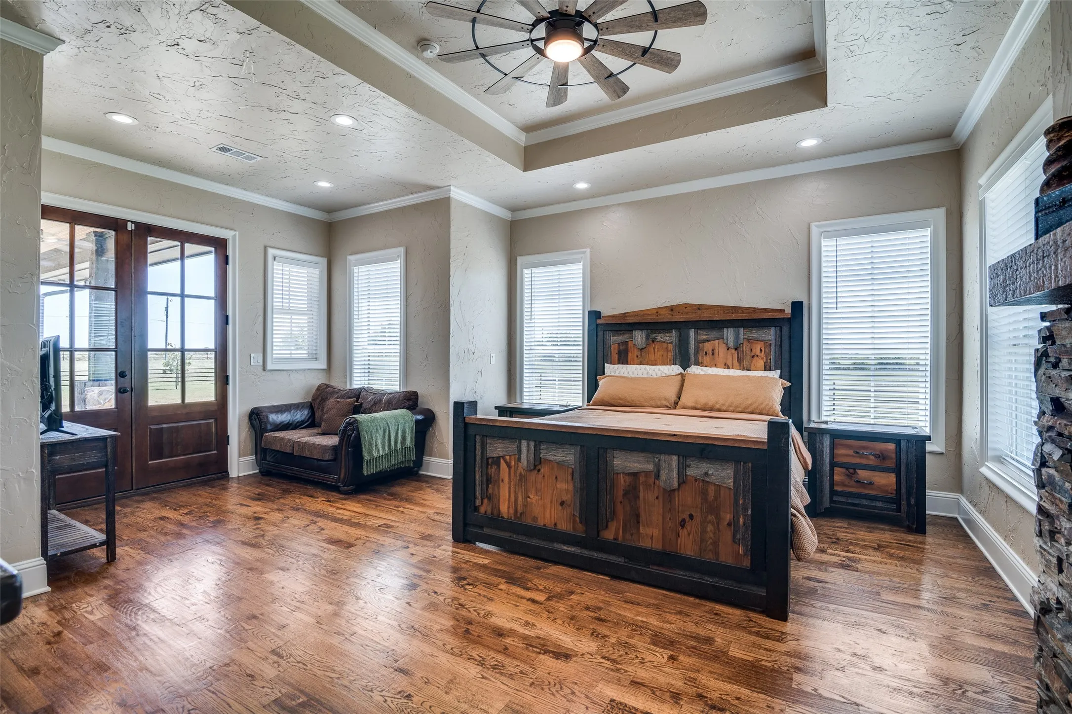Single Family Residence For Sale in Van Zandt County , 1010 VZ County Road 3415 Tract 2, Wills Point, Texas 75169, 3 Bedroom, 4 Bathroom, 4 Garage spaces, 3,364 Sqft, built in 2023, Preowned, mls#21181654, Real Estate Agent in Wills Point, Homes For Sale in Van Zandt county, Homes For Sale in Wills Point, Realtor in Wills Point Texas, Real Estate Brokerage Independent Realty Texas, Luminita Cordes Realtor