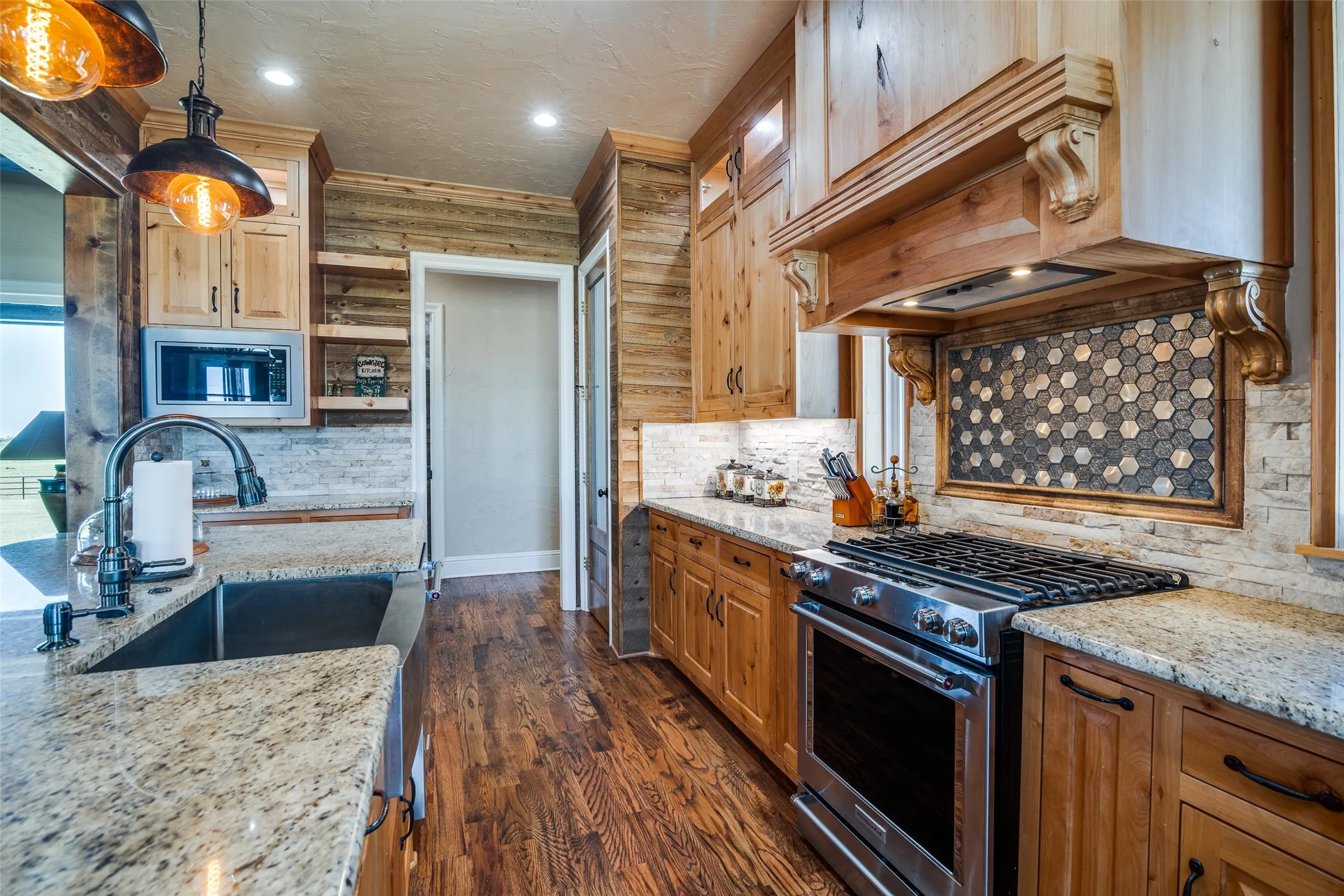 Single Family Residence For Sale in Van Zandt County , 1010 VZ County Road 3415 Tract 2, Wills Point, Texas 75169, 3 Bedroom, 4 Bathroom, 4 Garage spaces, 3,364 Sqft, built in 2023, Preowned, mls#21181654, Real Estate Agent in Wills Point, Homes For Sale in Van Zandt county, Homes For Sale in Wills Point, Realtor in Wills Point Texas, Real Estate Brokerage Independent Realty Texas, Luminita Cordes Realtor