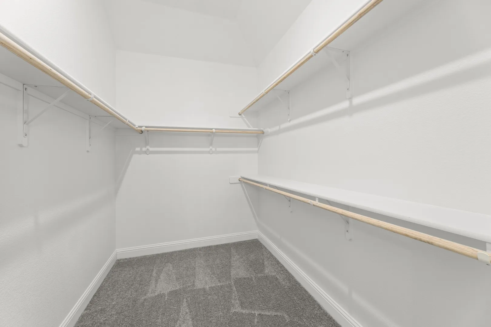 24. 406 Heritage - Closet
