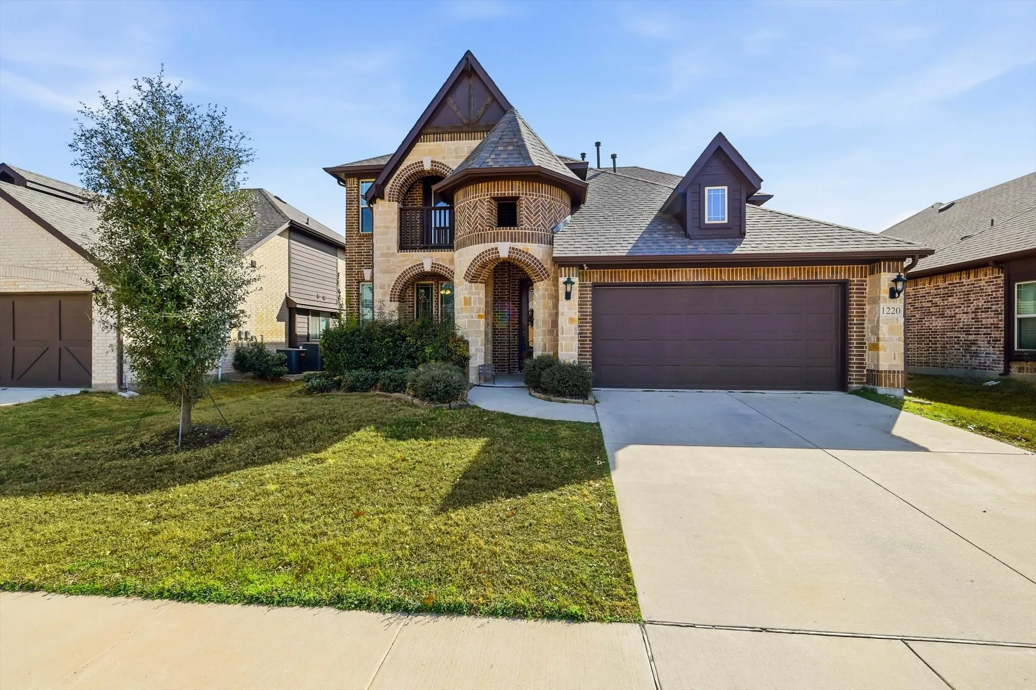 Single Family Residence For Sale in Denton County , 1220 Thrasher Drive, Little Elm, Texas 75068, 4 Bedroom, 4 Bathroom, 2 Garage spaces, 3,106 Sqft, built in 2020, Preowned, Price $474,000, mls#21181929, Real Estate Agent in Little Elm, Homes For Sale in Denton county, Homes For Sale in Little Elm, Realtor in Little Elm Texas, Real Estate Brokerage Independent Realty Texas, Luminita Cordes Realtor