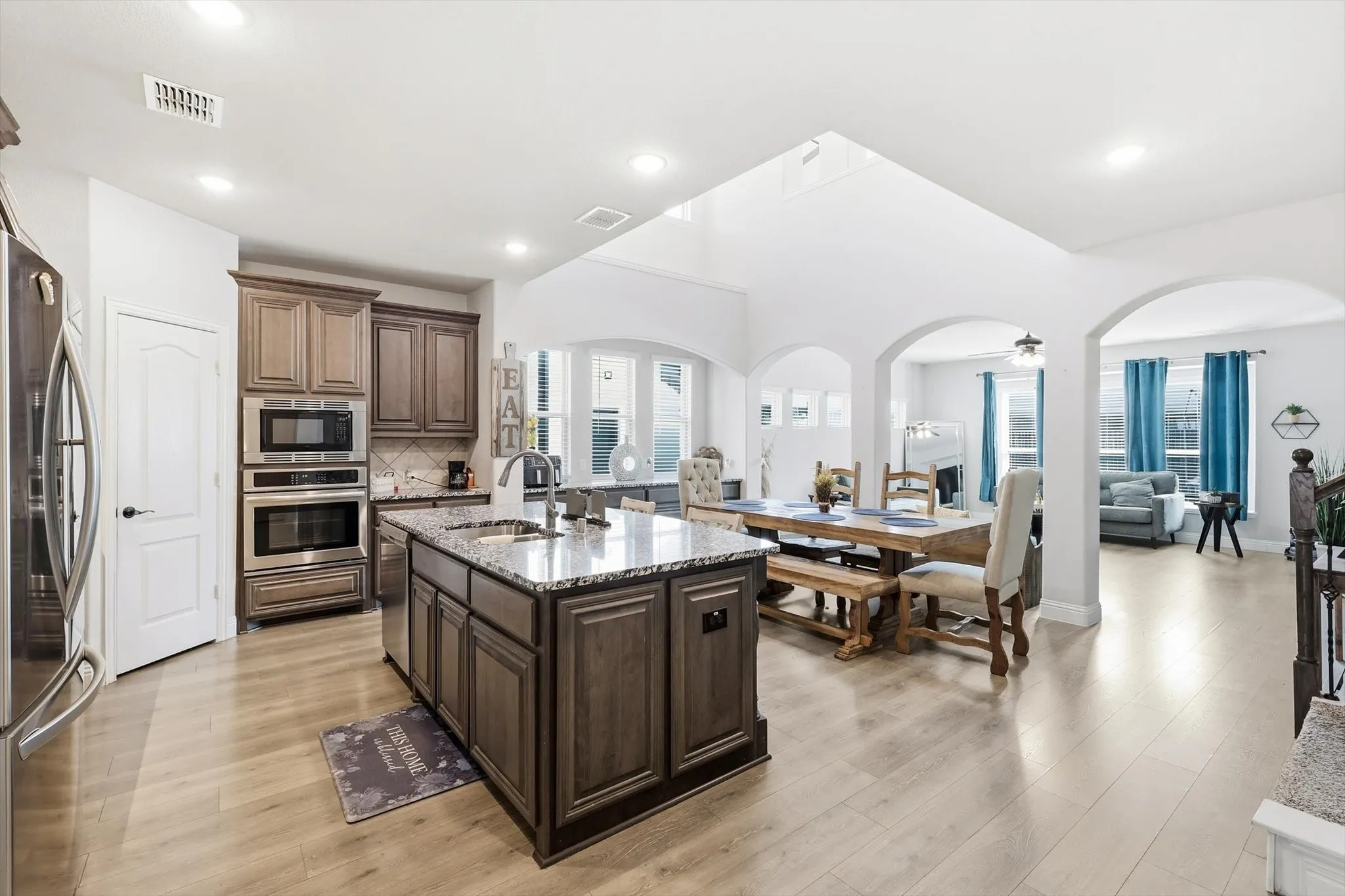 Single Family Residence For Sale in Denton County , 1220 Thrasher Drive, Little Elm, Texas 75068, 4 Bedroom, 4 Bathroom, 2 Garage spaces, 3,106 Sqft, built in 2020, Preowned, Price $474,000, mls#21181929, Real Estate Agent in Little Elm, Homes For Sale in Denton county, Homes For Sale in Little Elm, Realtor in Little Elm Texas, Real Estate Brokerage Independent Realty Texas, Luminita Cordes Realtor
