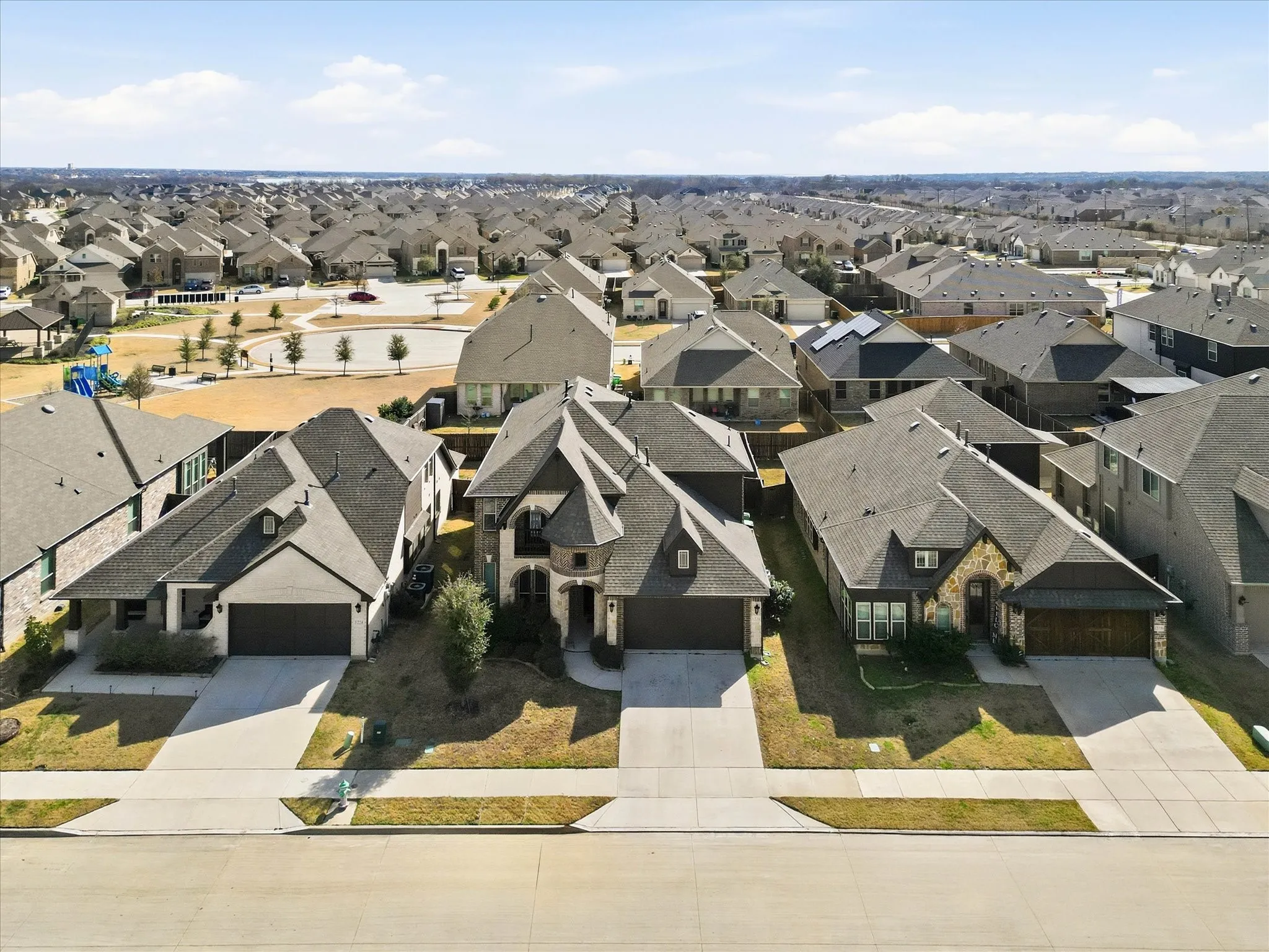 Single Family Residence For Sale in Denton County , 1220 Thrasher Drive, Little Elm, Texas 75068, 4 Bedroom, 4 Bathroom, 2 Garage spaces, 3,106 Sqft, built in 2020, Preowned, Price $474,000, mls#21181929, Real Estate Agent in Little Elm, Homes For Sale in Denton county, Homes For Sale in Little Elm, Realtor in Little Elm Texas, Real Estate Brokerage Independent Realty Texas, Luminita Cordes Realtor