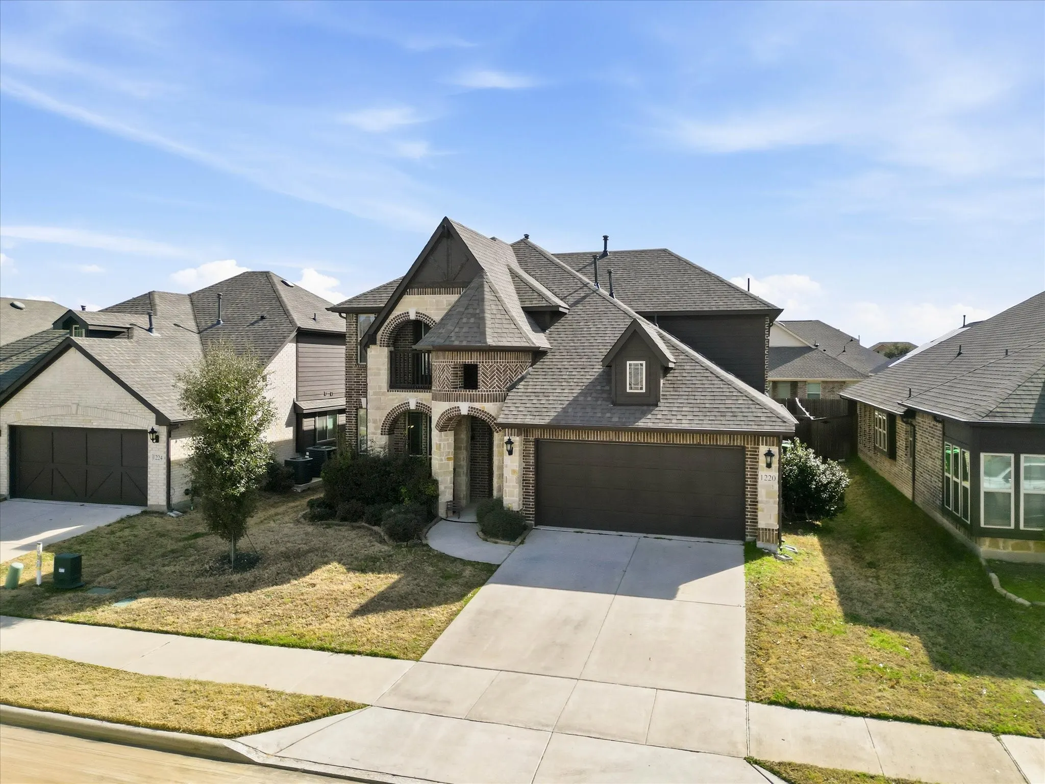 Single Family Residence For Sale in Denton County , 1220 Thrasher Drive, Little Elm, Texas 75068, 4 Bedroom, 4 Bathroom, 2 Garage spaces, 3,106 Sqft, built in 2020, Preowned, Price $474,000, mls#21181929, Real Estate Agent in Little Elm, Homes For Sale in Denton county, Homes For Sale in Little Elm, Realtor in Little Elm Texas, Real Estate Brokerage Independent Realty Texas, Luminita Cordes Realtor