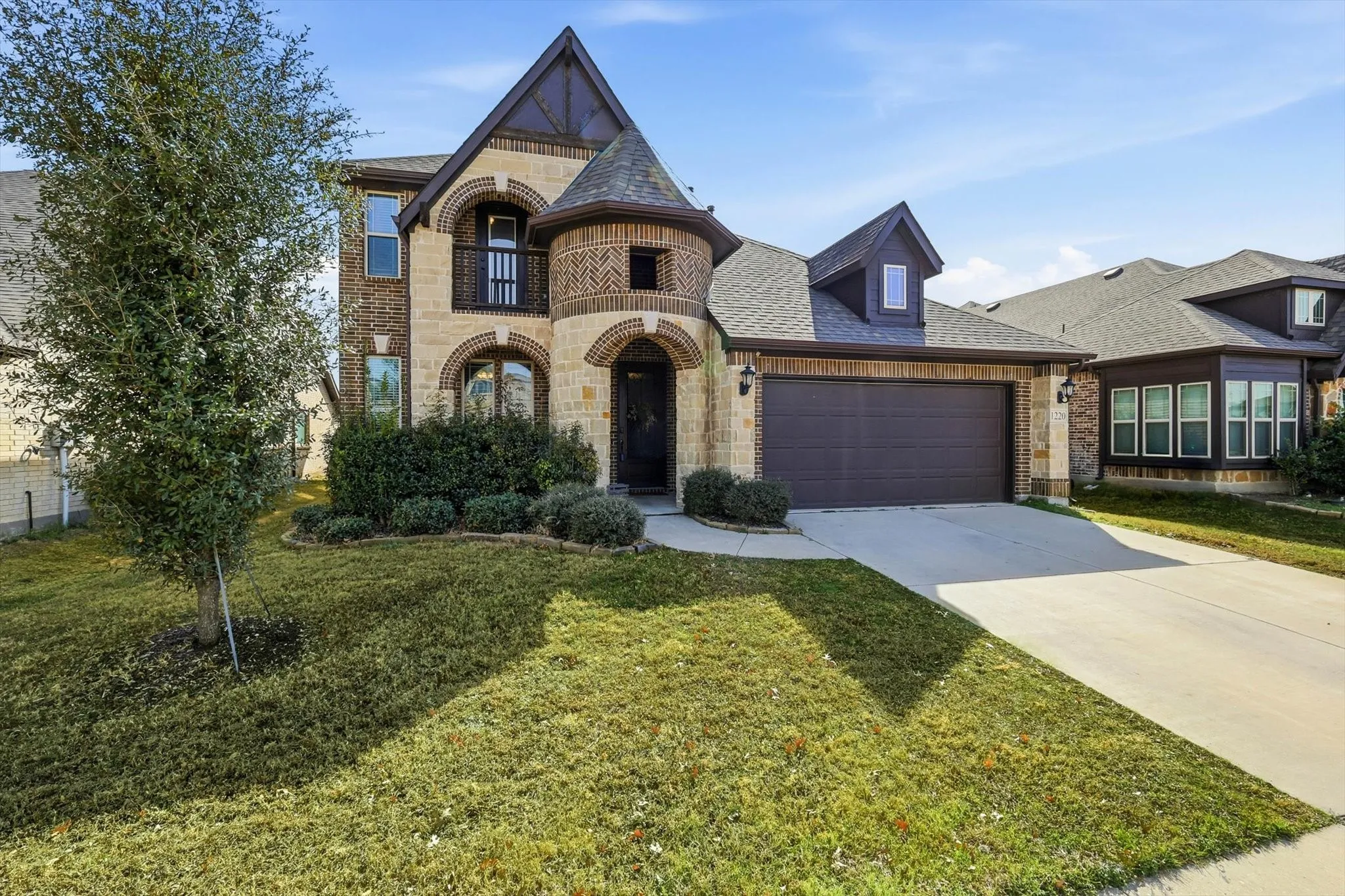 Single Family Residence For Sale in Denton County , 1220 Thrasher Drive, Little Elm, Texas 75068, 4 Bedroom, 4 Bathroom, 2 Garage spaces, 3,106 Sqft, built in 2020, Preowned, Price $474,000, mls#21181929, Real Estate Agent in Little Elm, Homes For Sale in Denton county, Homes For Sale in Little Elm, Realtor in Little Elm Texas, Real Estate Brokerage Independent Realty Texas, Luminita Cordes Realtor