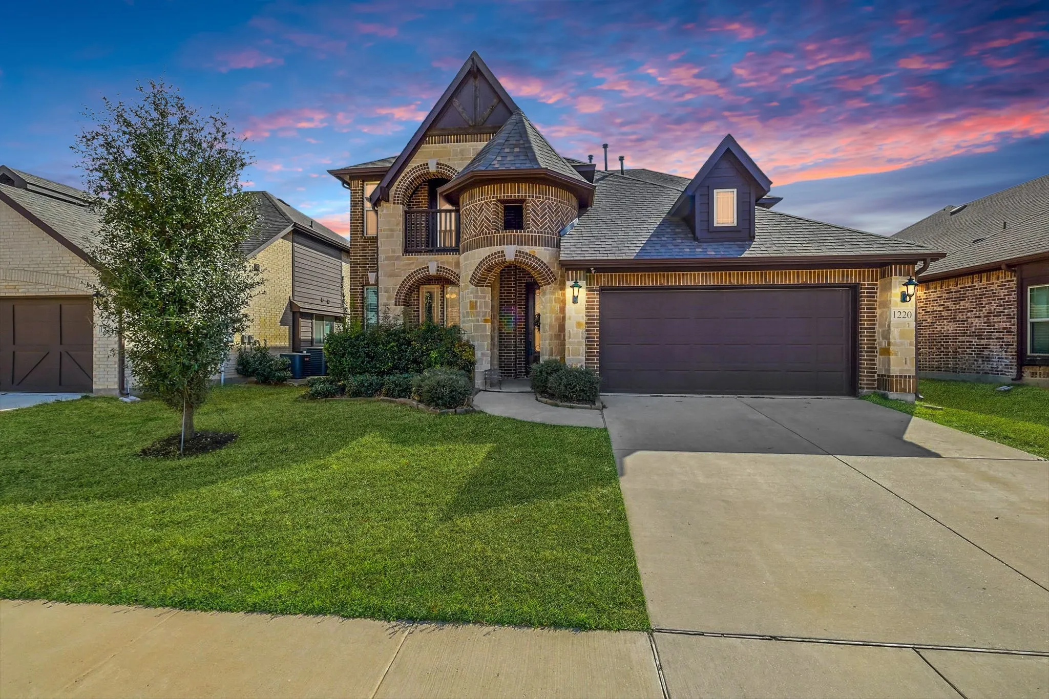 Single Family Residence For Sale in Denton County , 1220 Thrasher Drive, Little Elm, Texas 75068, 4 Bedroom, 4 Bathroom, 2 Garage spaces, 3,106 Sqft, built in 2020, Preowned, Price $474,000, mls#21181929, Real Estate Agent in Little Elm, Homes For Sale in Denton county, Homes For Sale in Little Elm, Realtor in Little Elm Texas, Real Estate Brokerage Independent Realty Texas, Luminita Cordes Realtor
