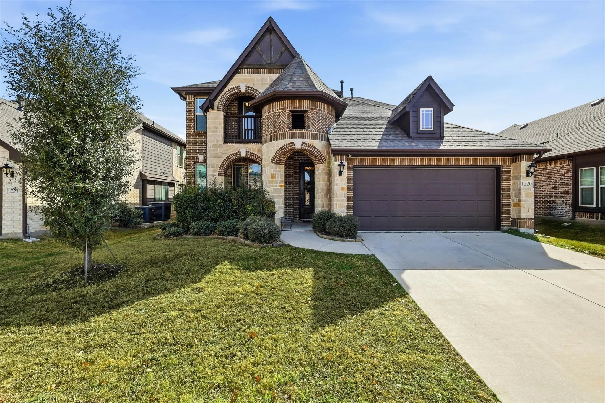 Single Family Residence For Sale in Denton County , 1220 Thrasher Drive, Little Elm, Texas 75068, 4 Bedroom, 4 Bathroom, 2 Garage spaces, 3,106 Sqft, built in 2020, Preowned, Price $474,000, mls#21181929, Real Estate Agent in Little Elm, Homes For Sale in Denton county, Homes For Sale in Little Elm, Realtor in Little Elm Texas, Real Estate Brokerage Independent Realty Texas, Luminita Cordes Realtor