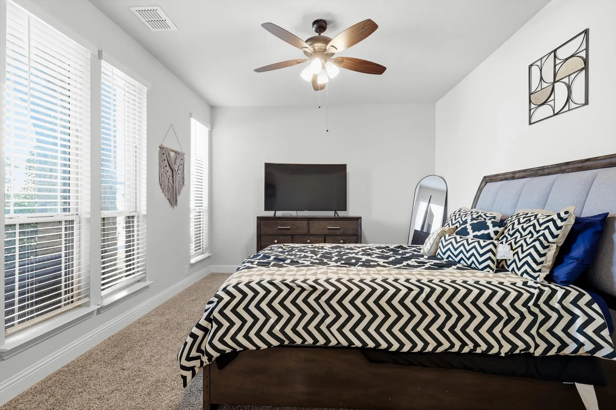 Single Family Residence For Sale in Denton County , 1220 Thrasher Drive, Little Elm, Texas 75068, 4 Bedroom, 4 Bathroom, 2 Garage spaces, 3,106 Sqft, built in 2020, Preowned, Price $474,000, mls#21181929, Real Estate Agent in Little Elm, Homes For Sale in Denton county, Homes For Sale in Little Elm, Realtor in Little Elm Texas, Real Estate Brokerage Independent Realty Texas, Luminita Cordes Realtor